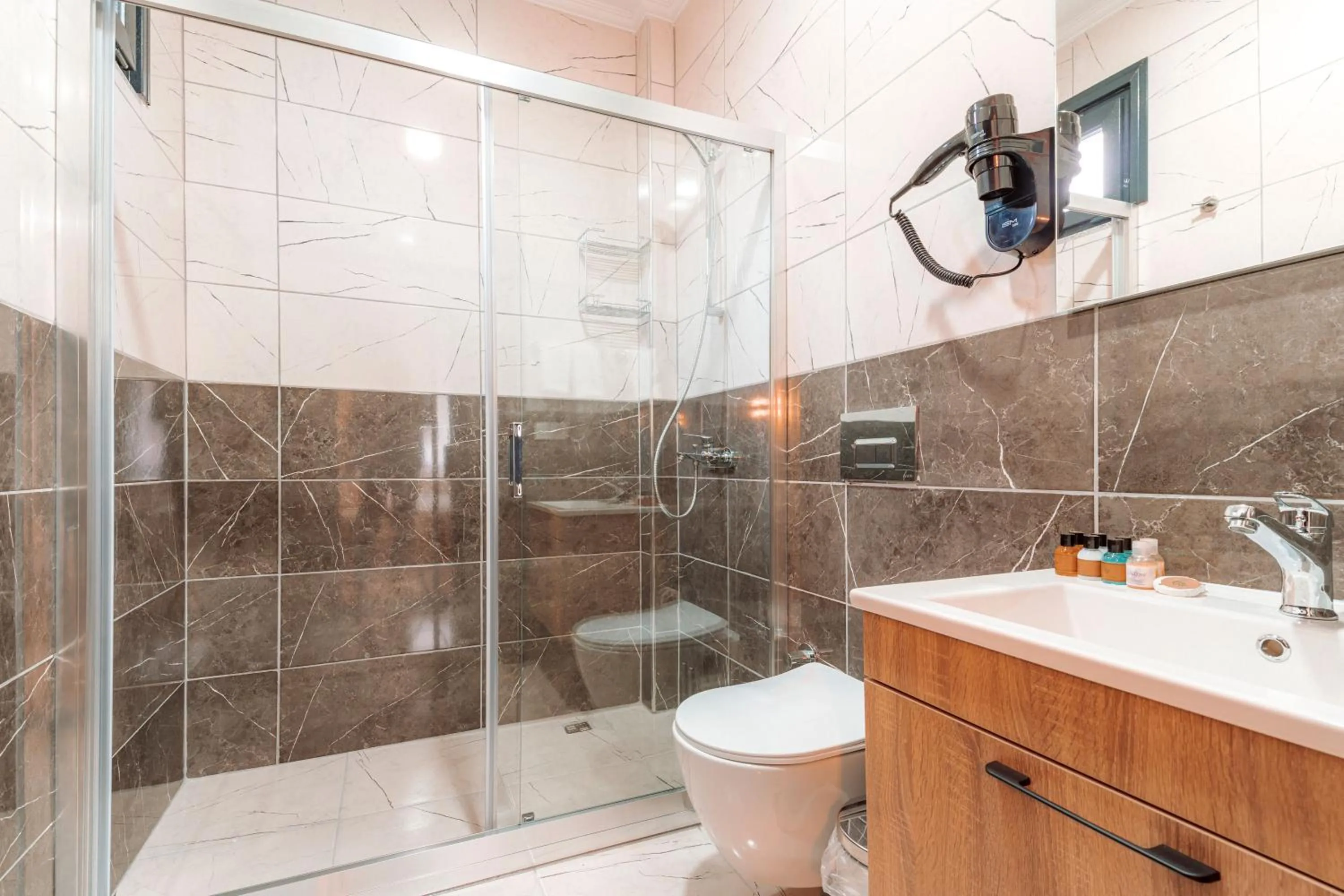 Shower in Lidzo Villa Butik Otel