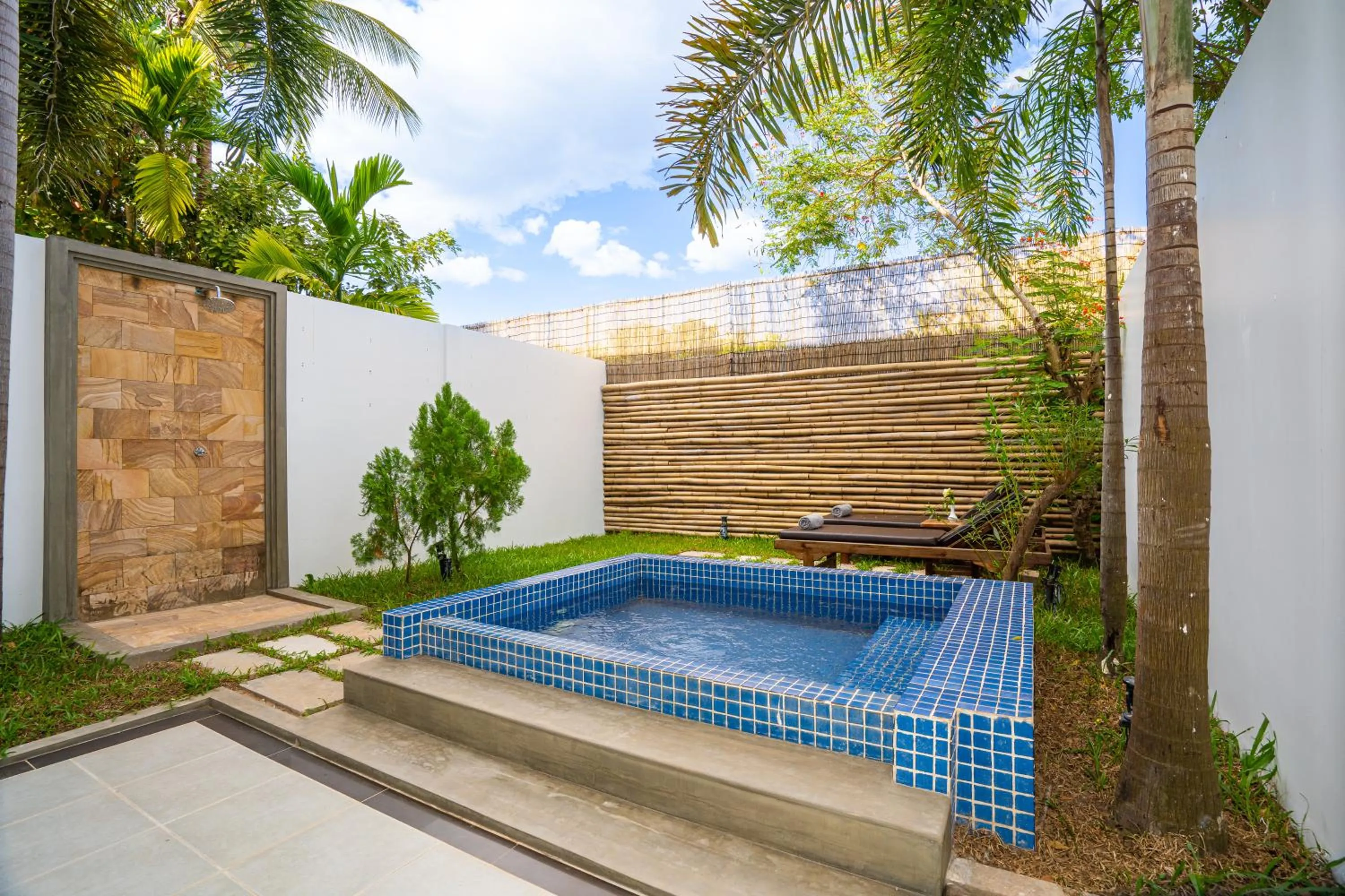 Hot Tub in Angkor Tempora Boutique