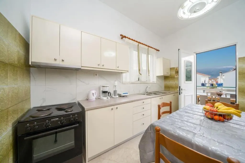 Kitchen or kitchenette in Vasilakis Apartment