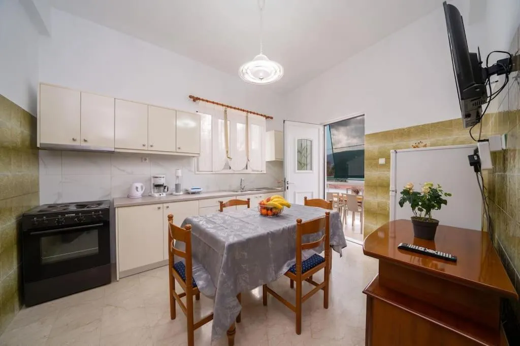 TV and multimedia in Vasilakis Apartment