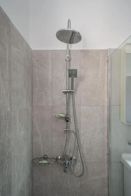 Shower in Vasilakis Apartment