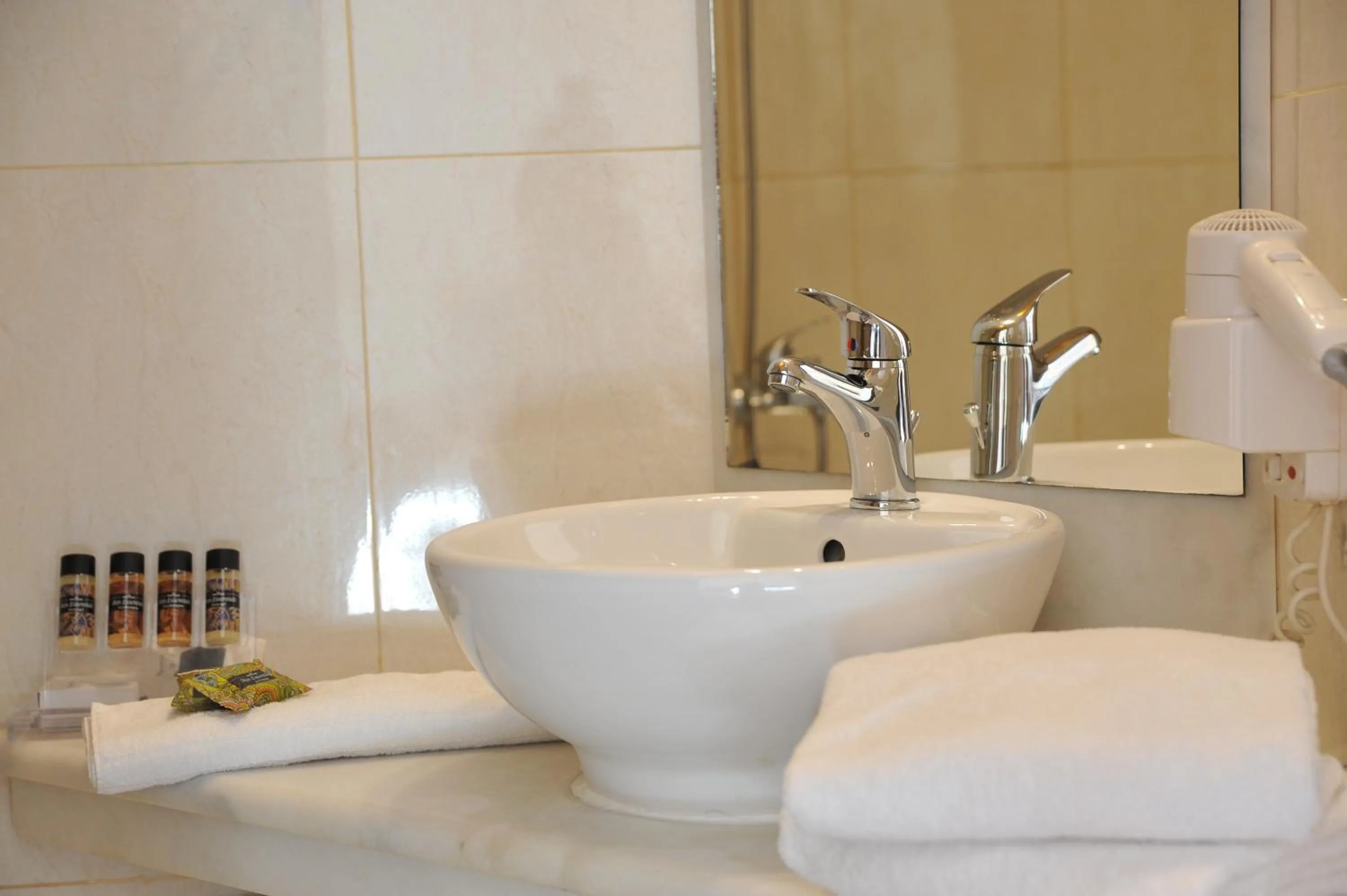 Shower in Acropolis Museum Boutique Hotel