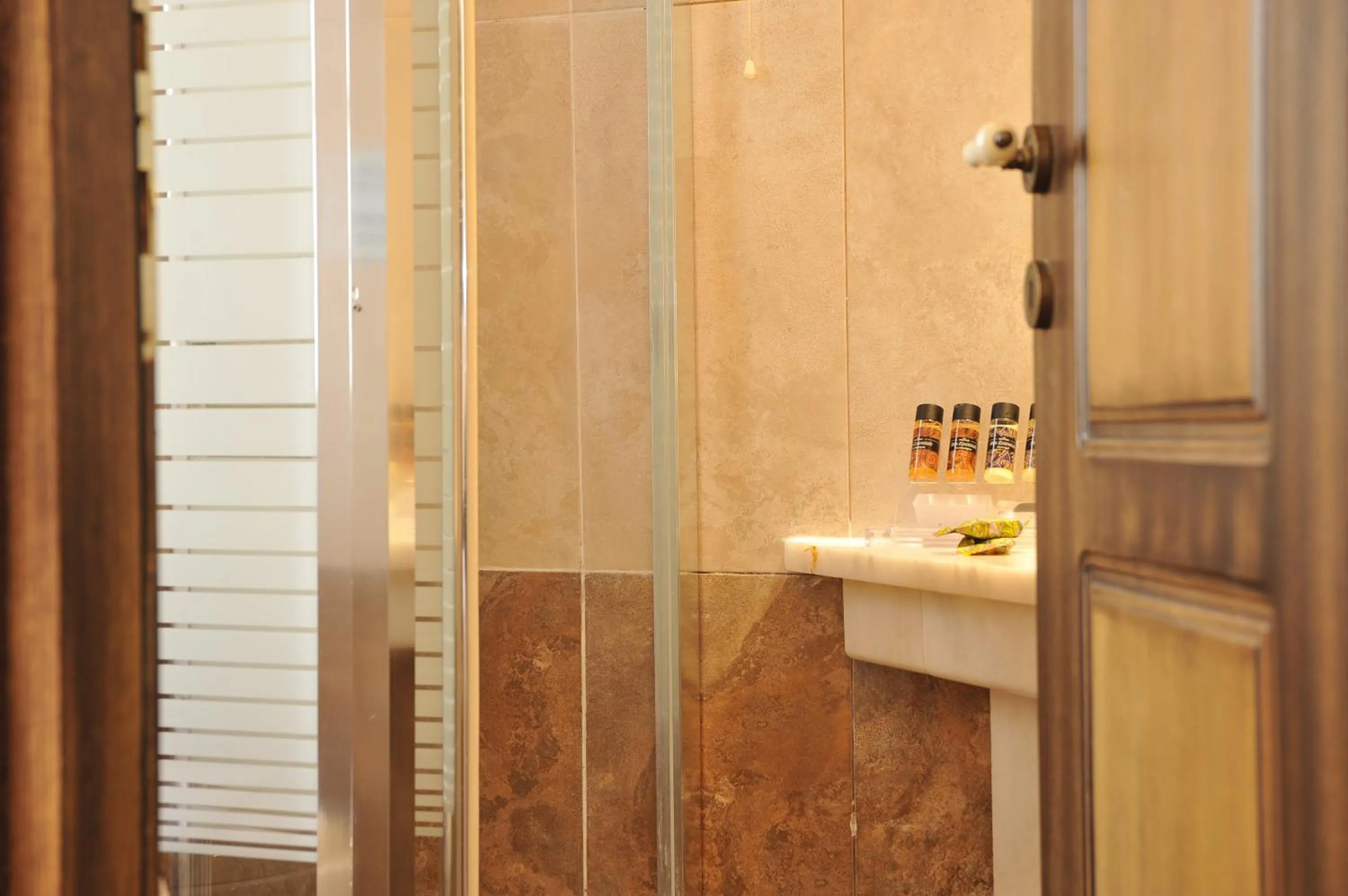 Shower in Acropolis Museum Boutique Hotel