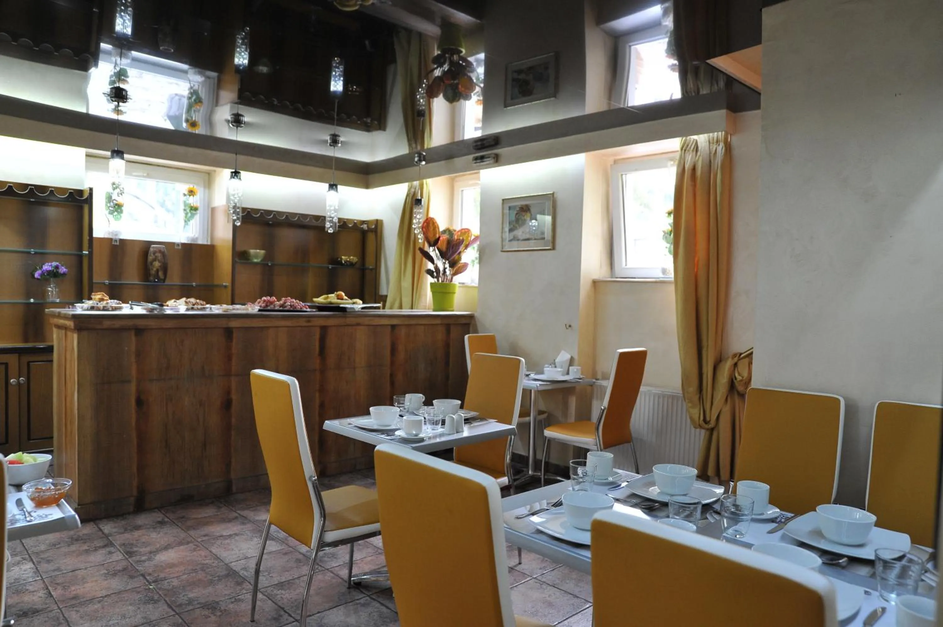 Buffet breakfast in Acropolis Museum Boutique Hotel