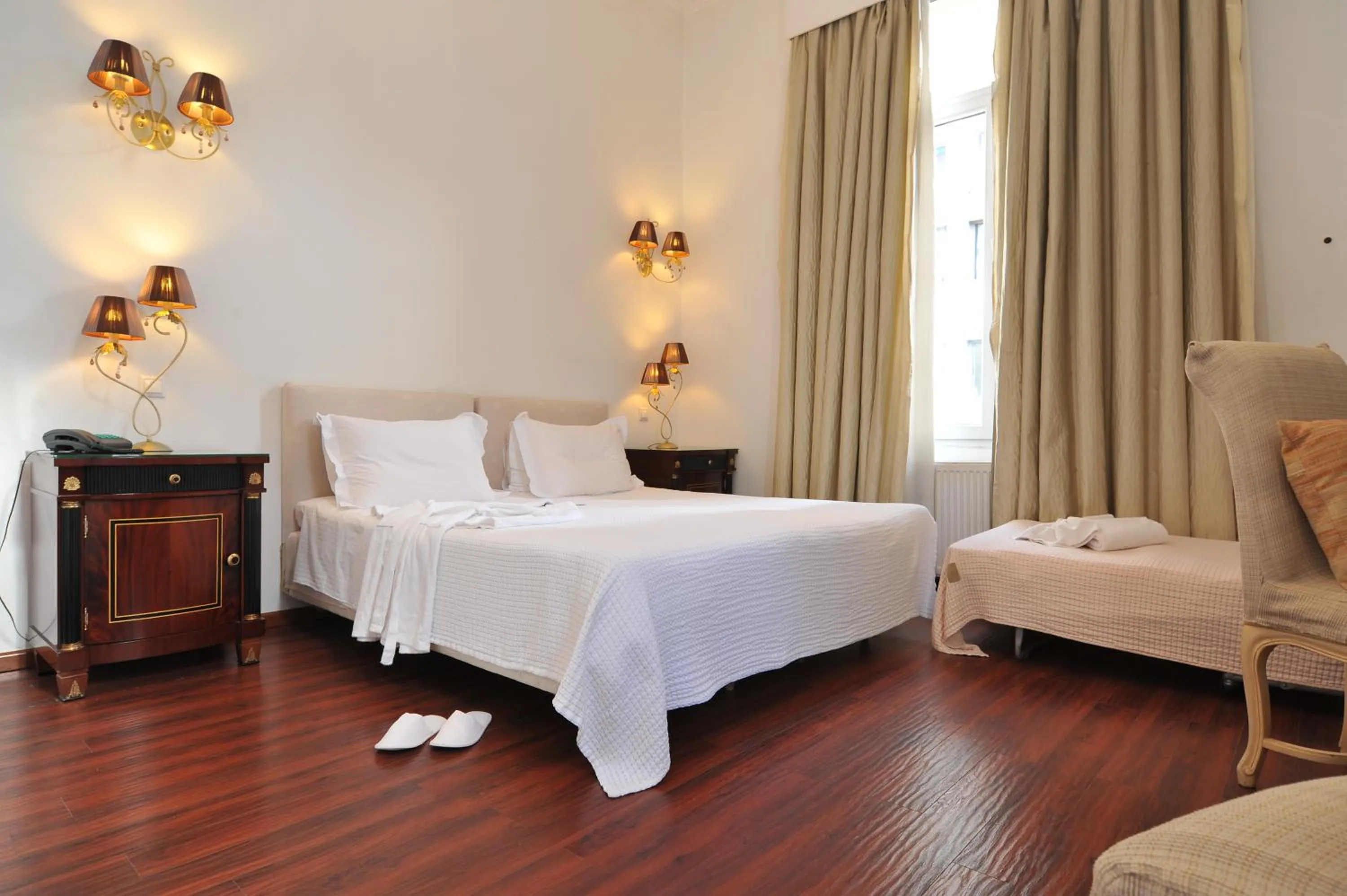 Photo of the whole room, Bed in Acropolis Museum Boutique Hotel
