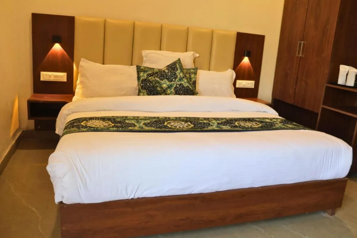 Bed in 5 States Resort