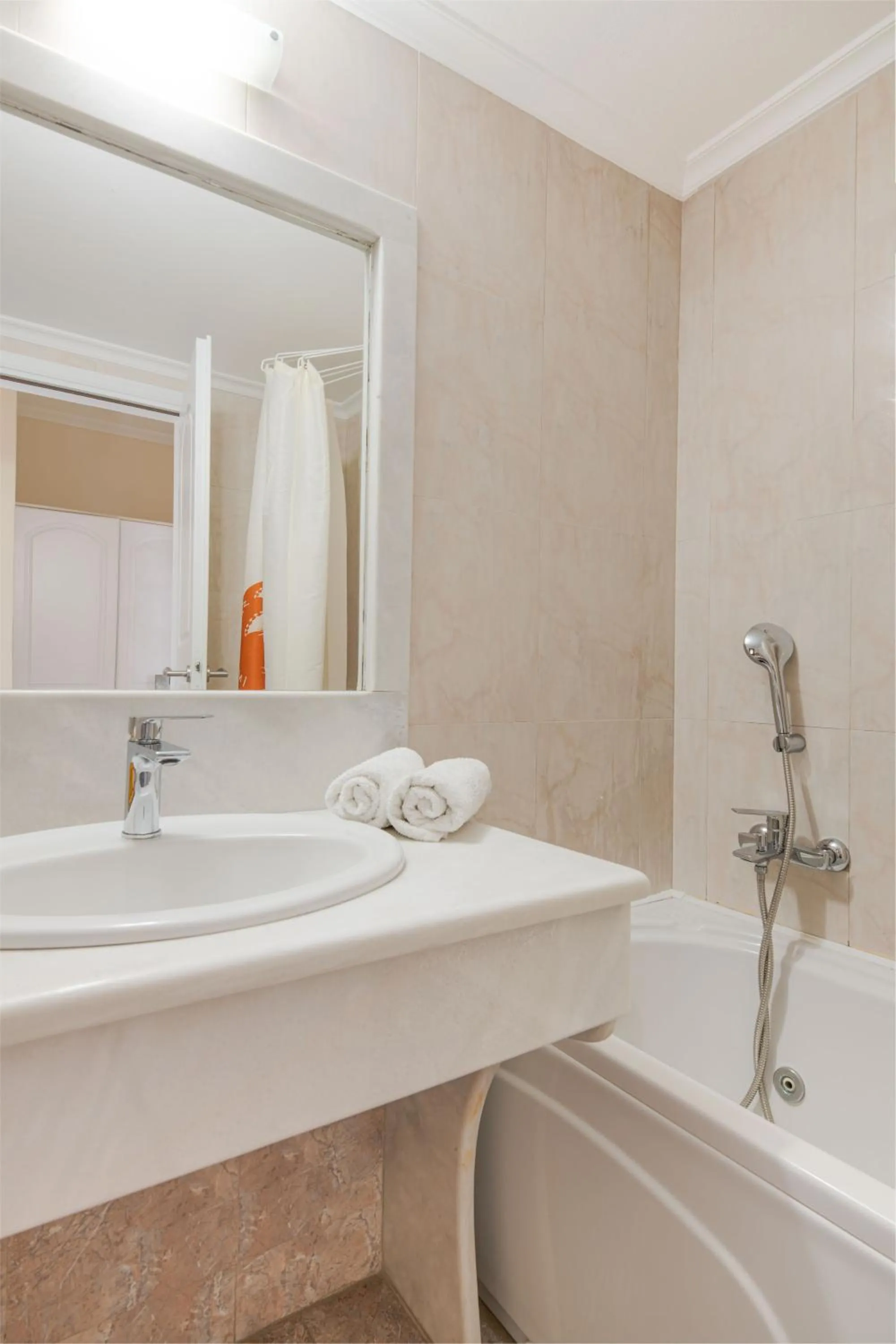 Bathroom in Epavlis Hotel & Spa