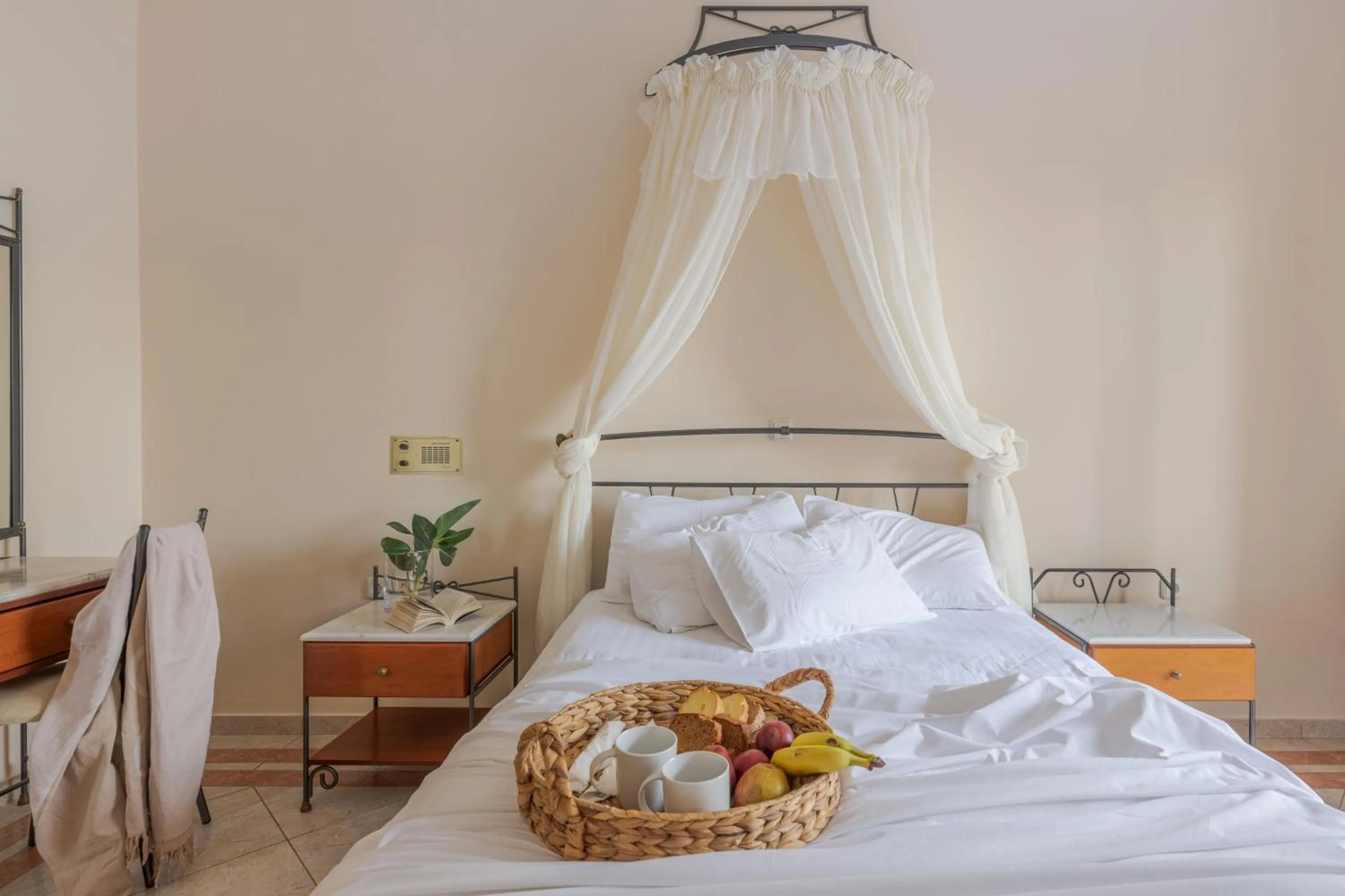 Bed in Epavlis Hotel & Spa