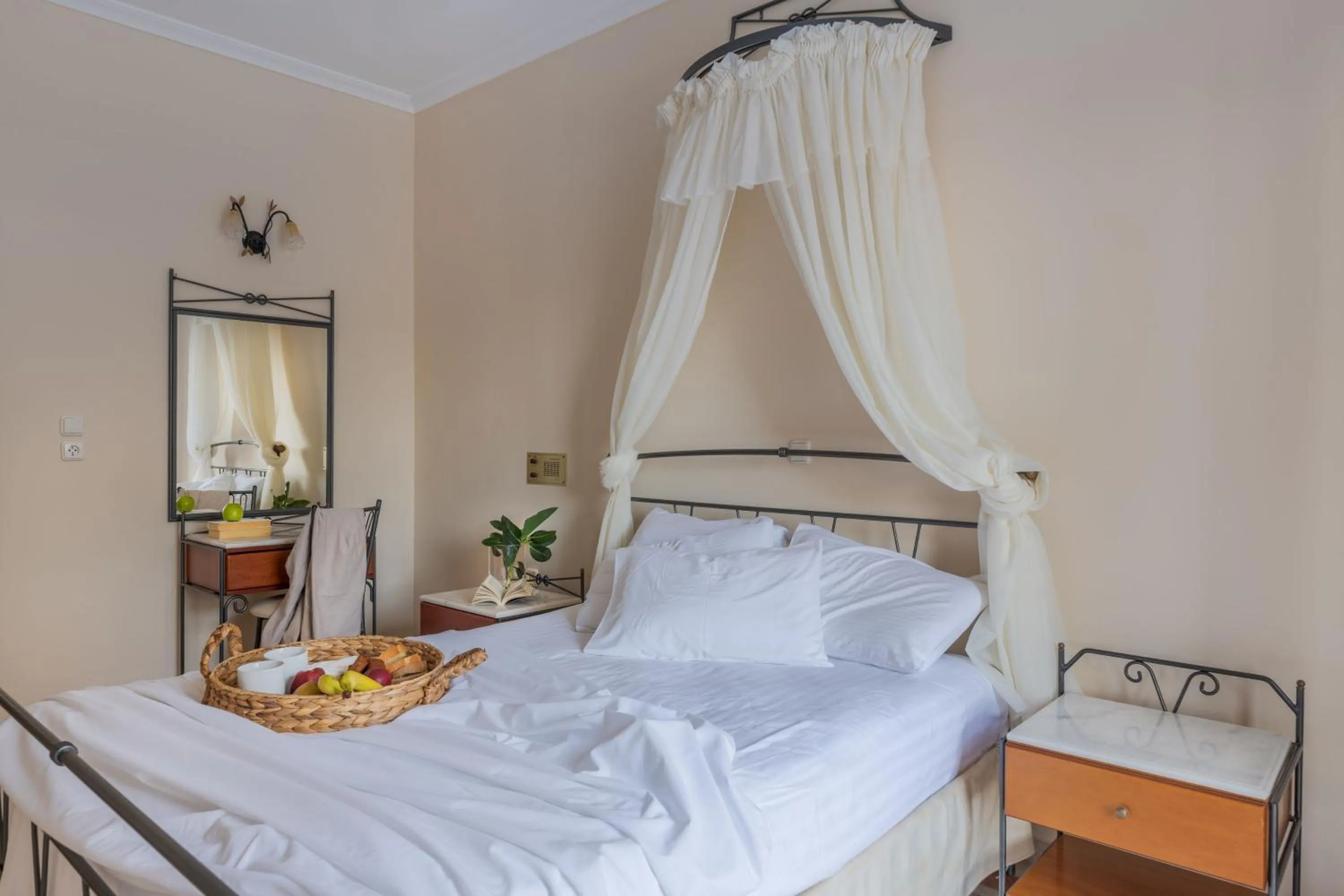 Bed in Epavlis Hotel & Spa