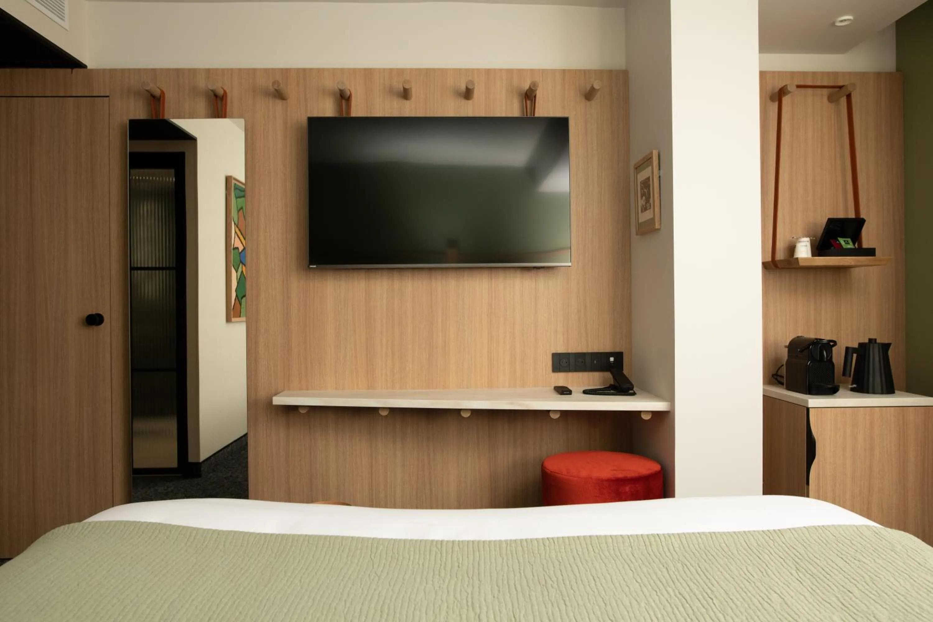 TV and multimedia, Bed in Hôtel Parc du Landreau