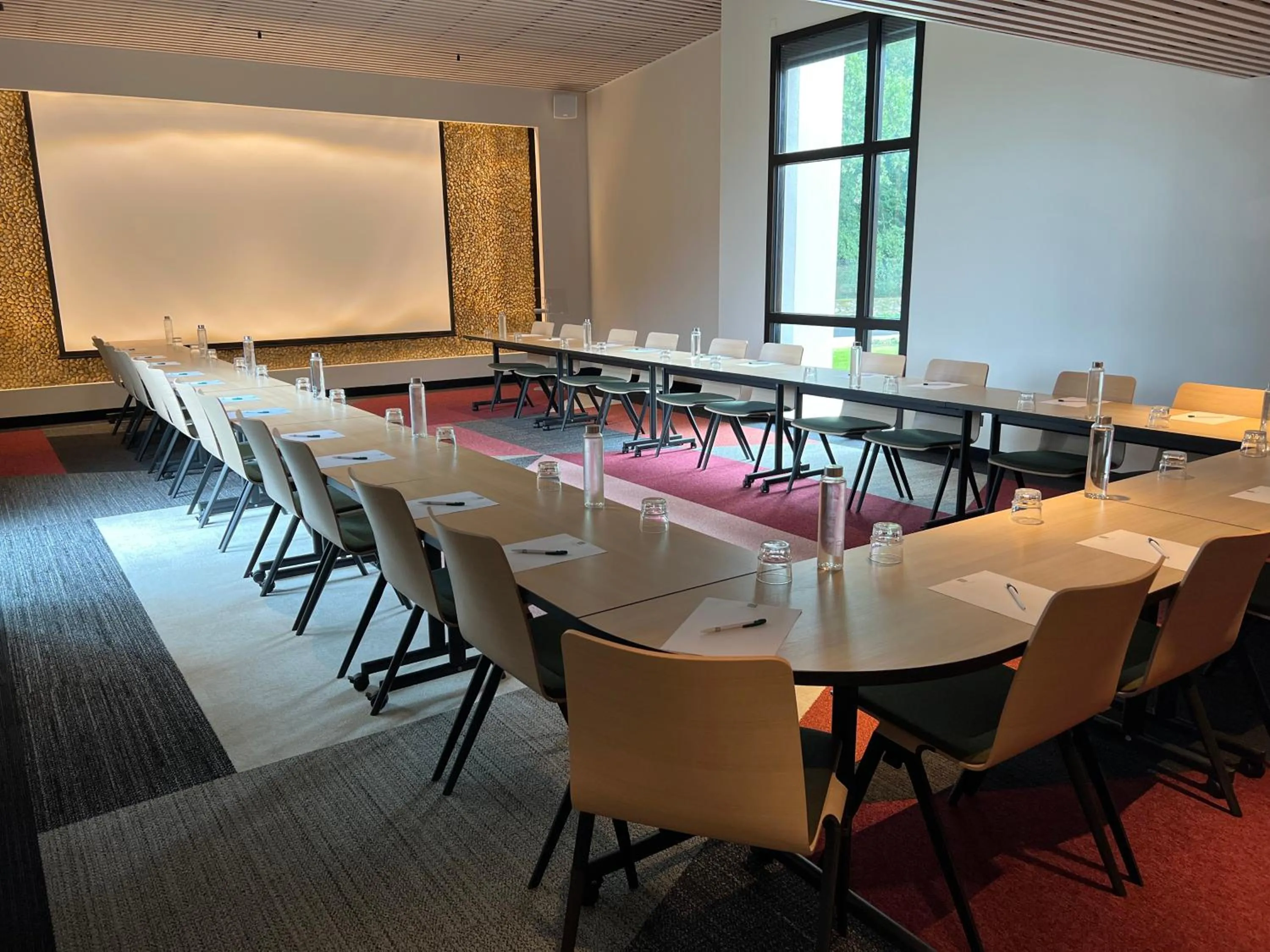 Meeting/conference room in Hôtel Parc du Landreau