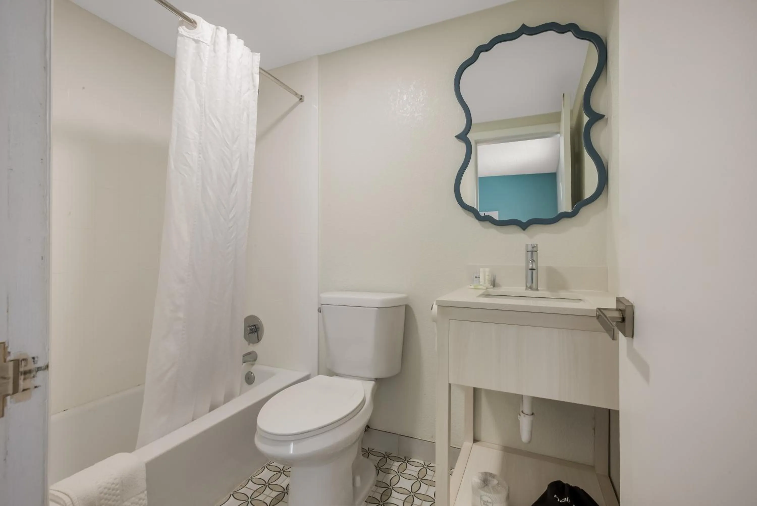 Hotel Cabana Oceanfront/Boardwalk