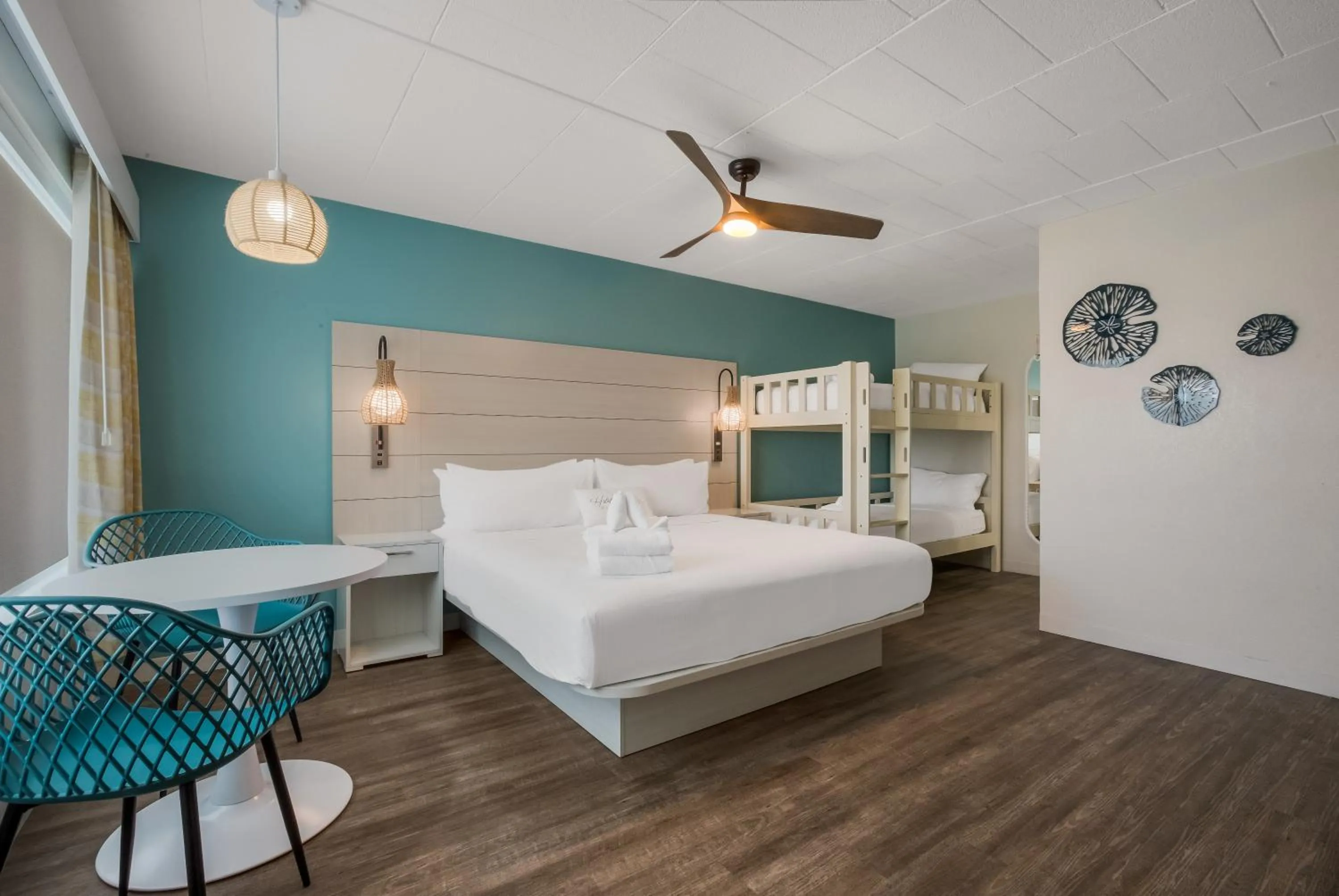 Bedroom, Bed in Hotel Cabana Oceanfront/Boardwalk