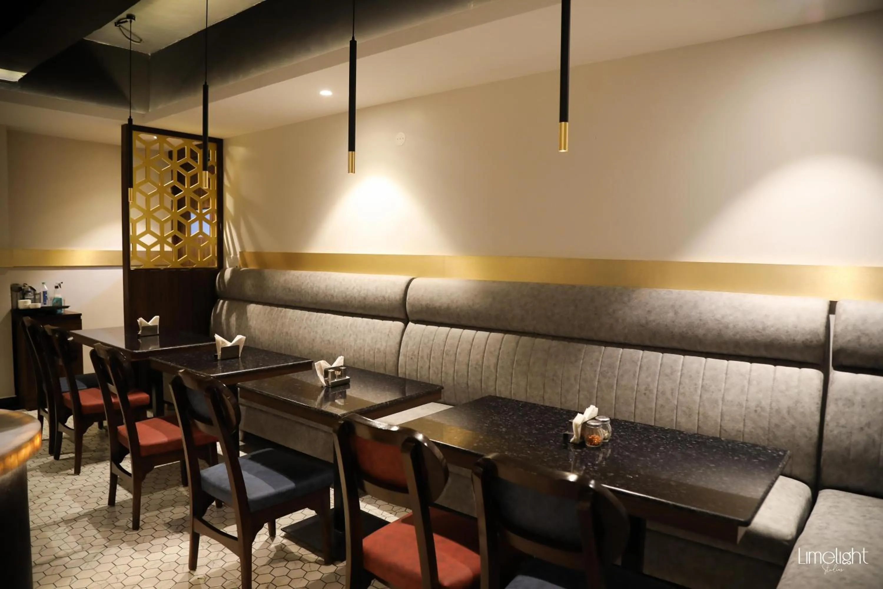 Restaurant/places to eat in Belvedere Suites