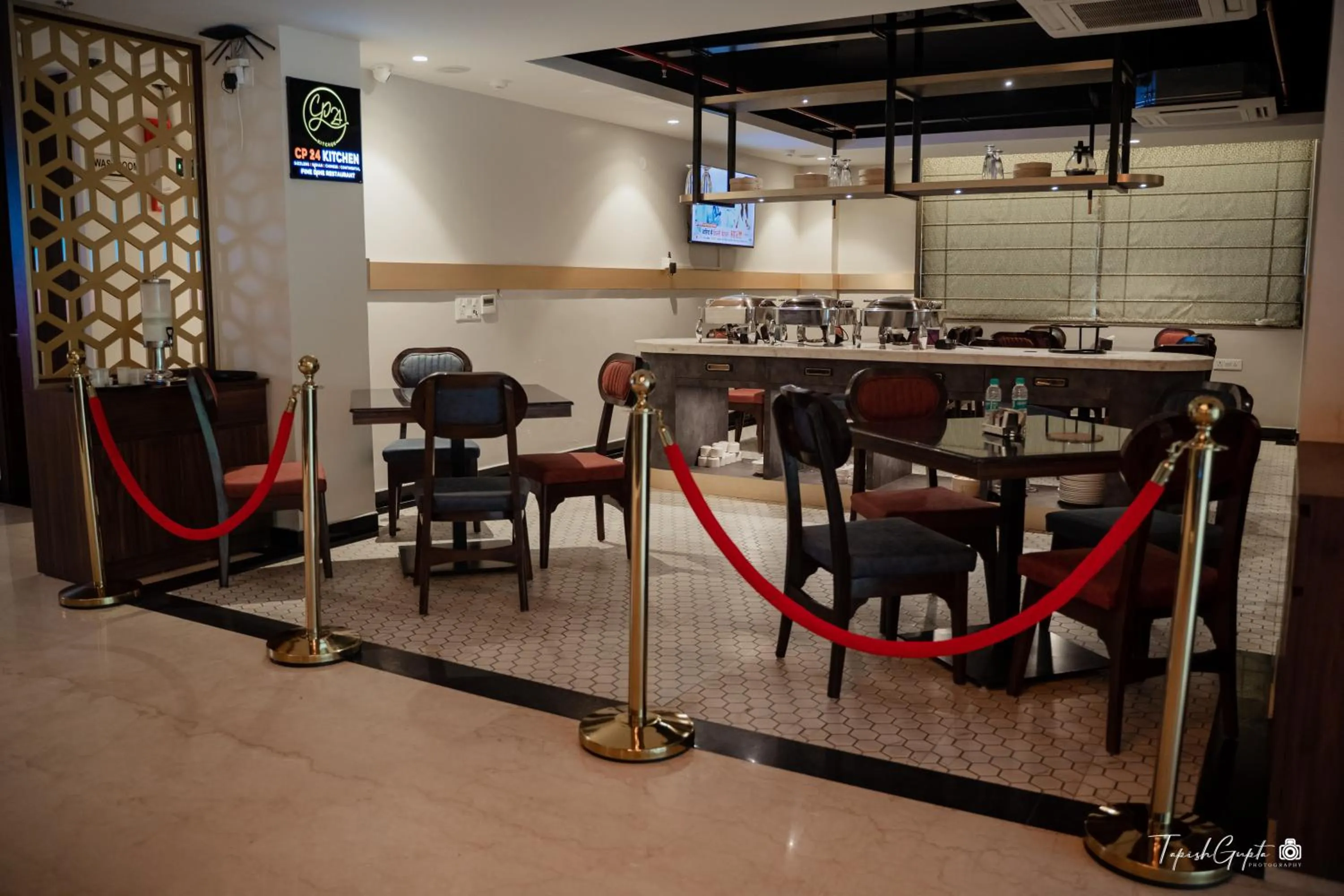 Restaurant/places to eat in Belvedere Suites