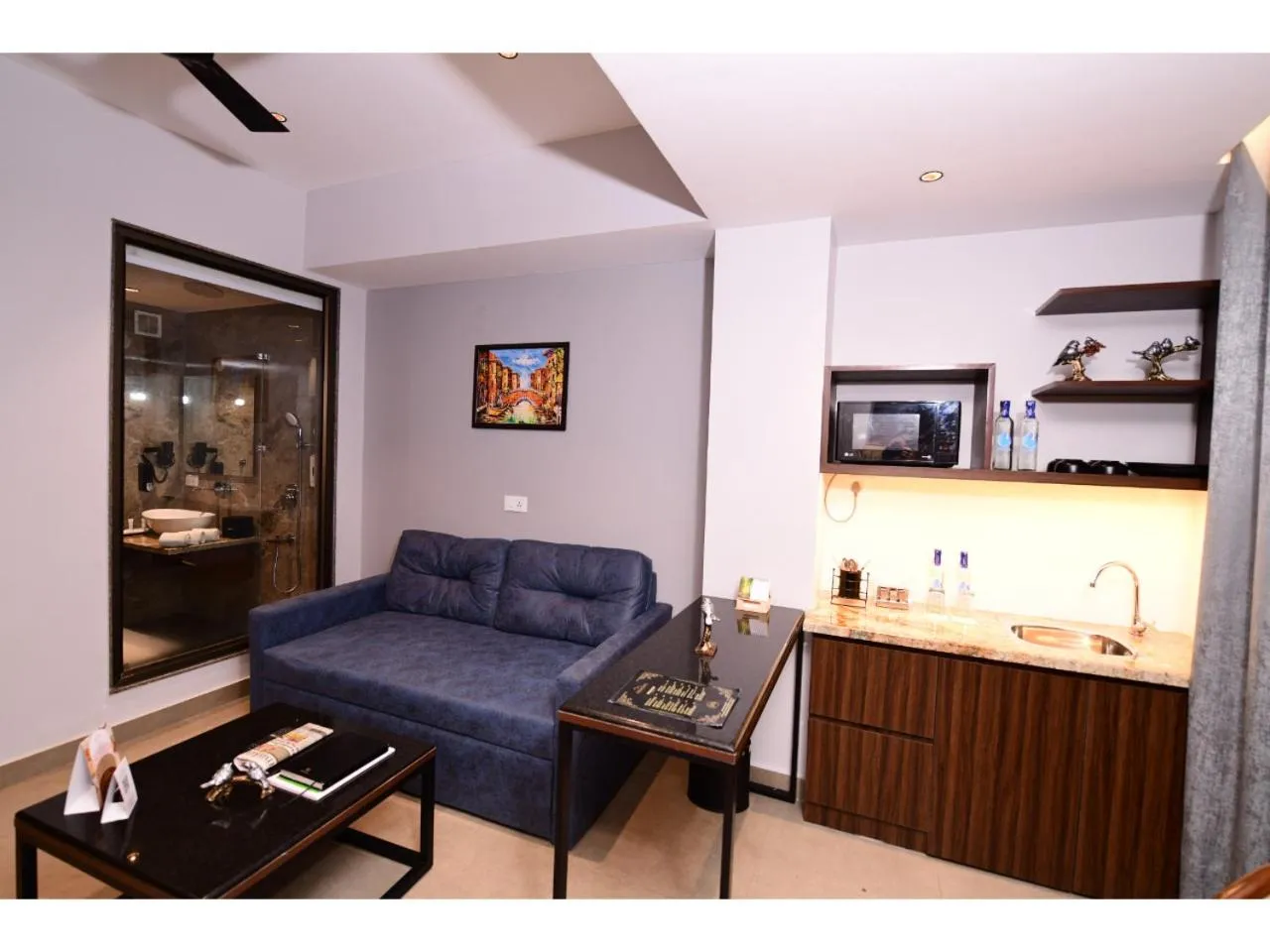 Kitchen or kitchenette in Belvedere Suites