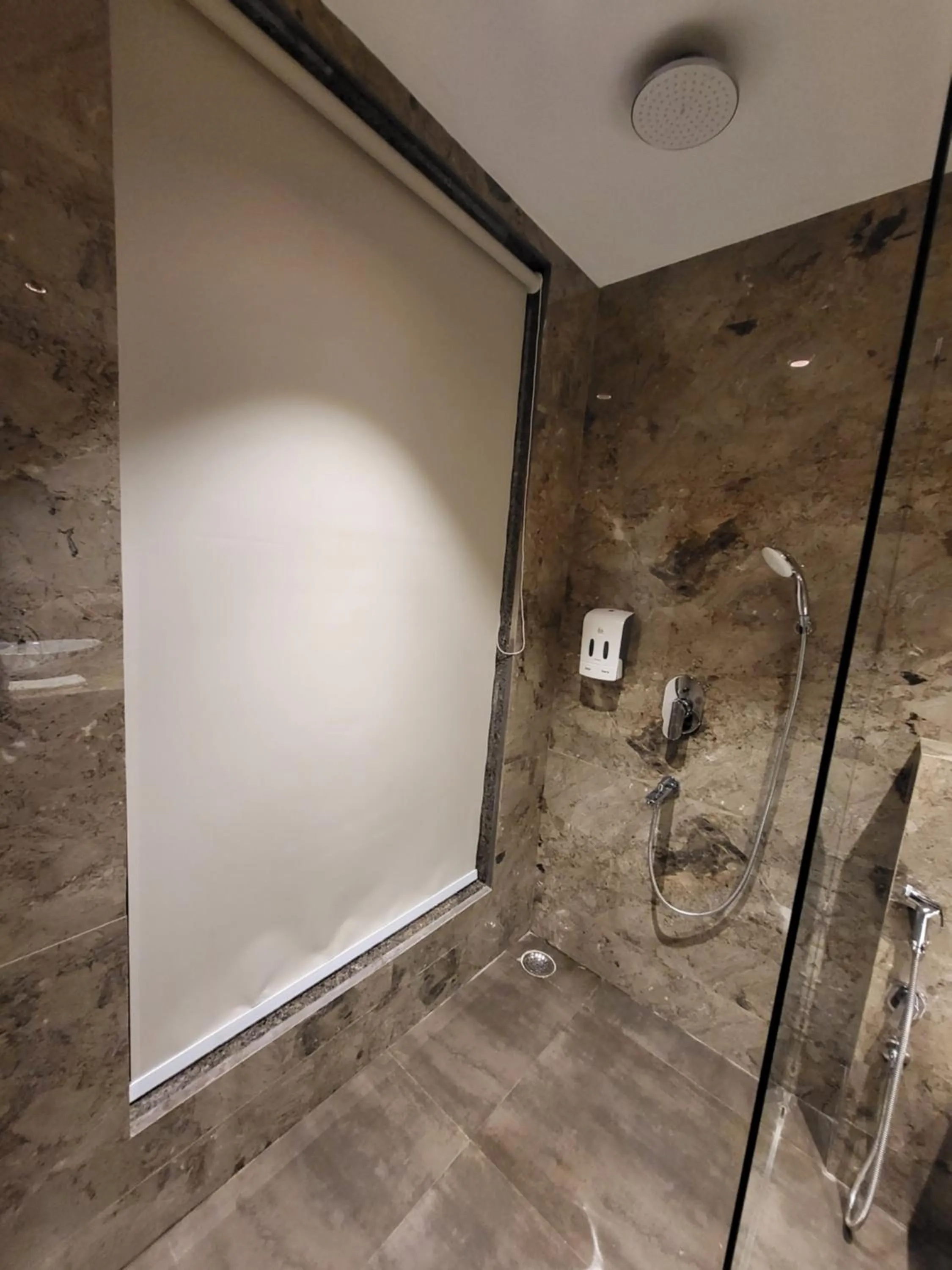 Shower in Belvedere Suites