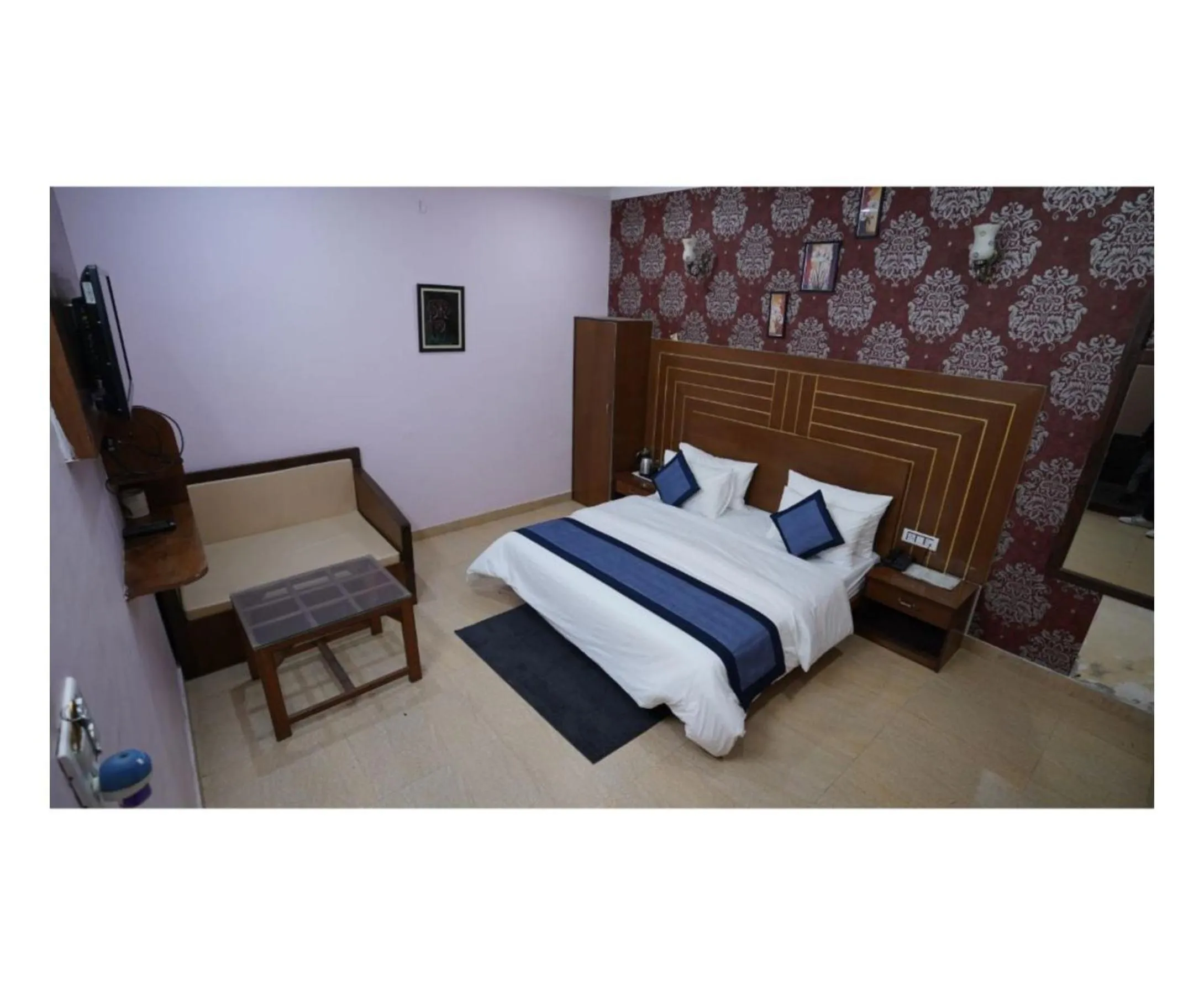 Bed in HR DUKES DEN RESORT