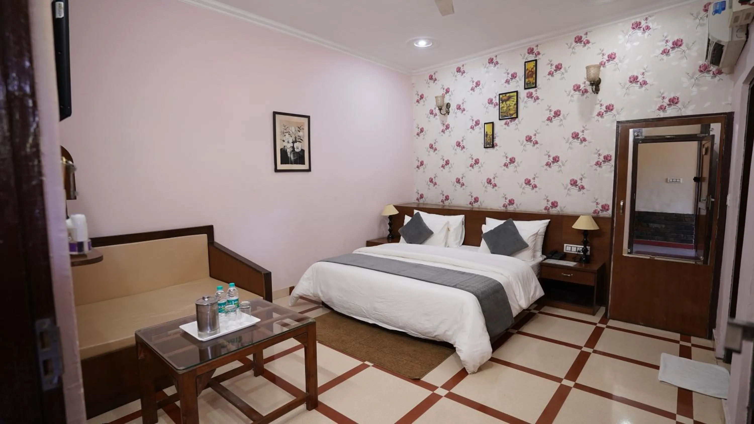 Bed in HR DUKES DEN RESORT