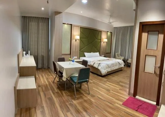 Bed in Hotel Sarovar Residency