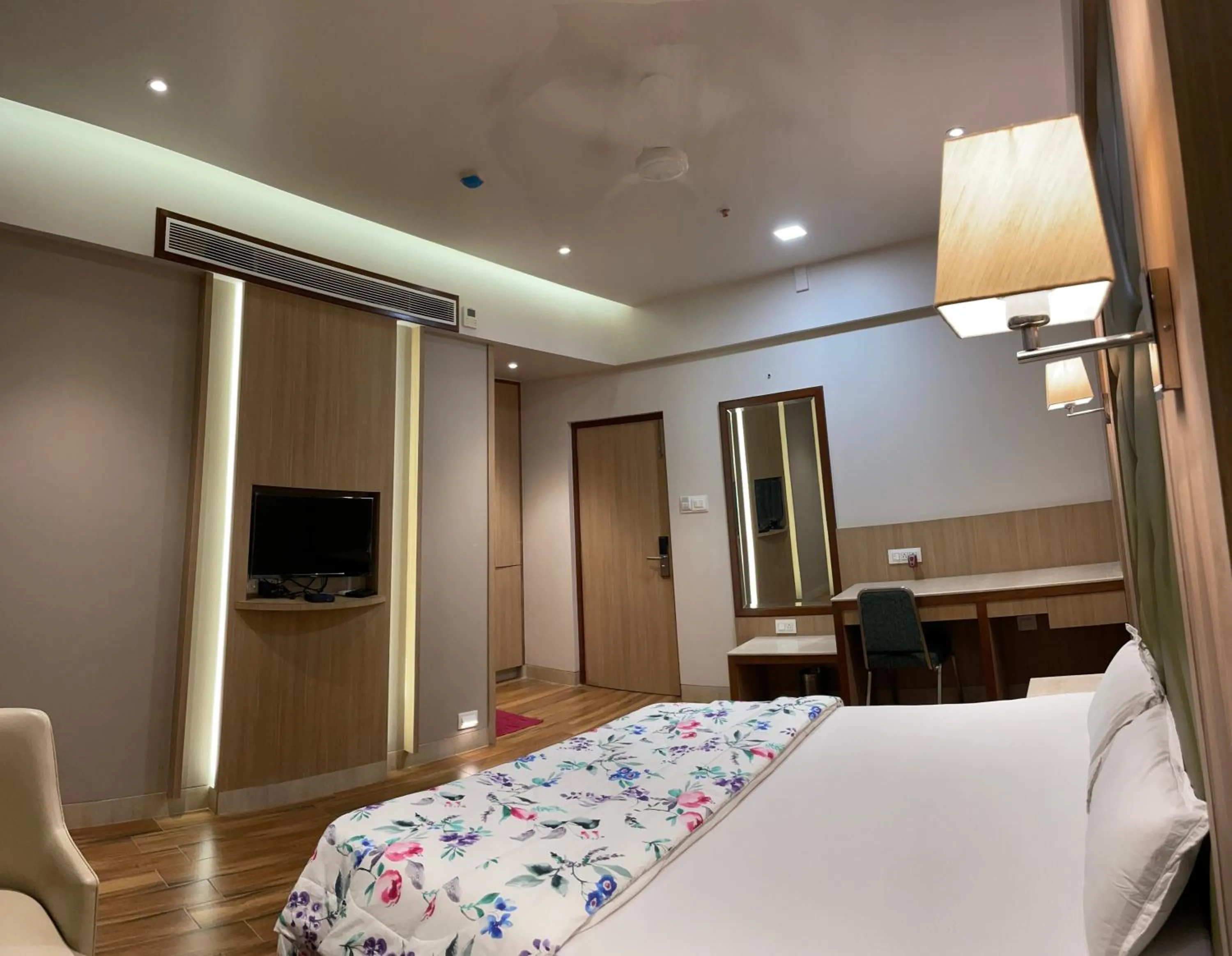 Bed in Hotel Sarovar Residency