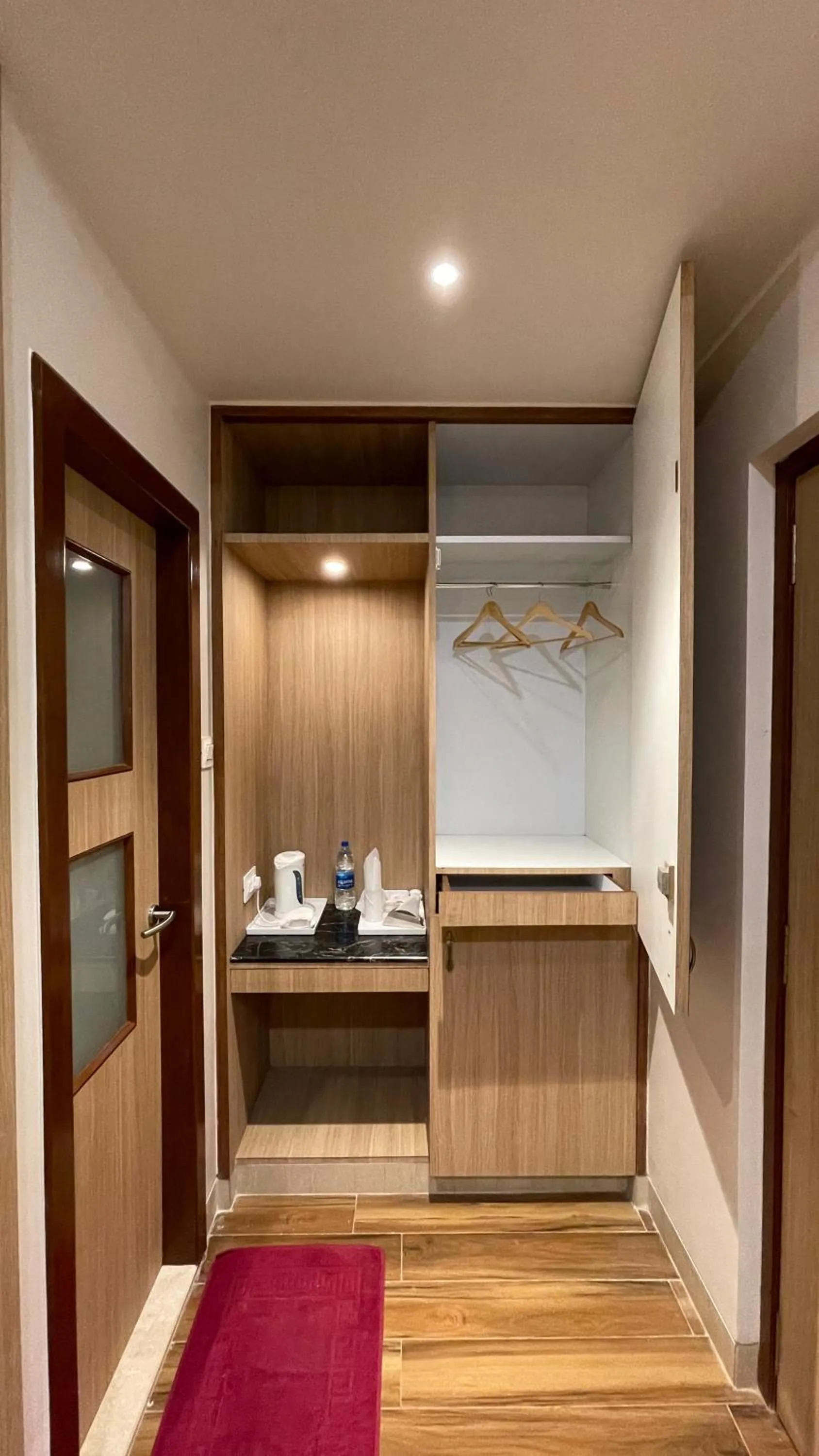 Kitchen or kitchenette in Hotel Sarovar Residency