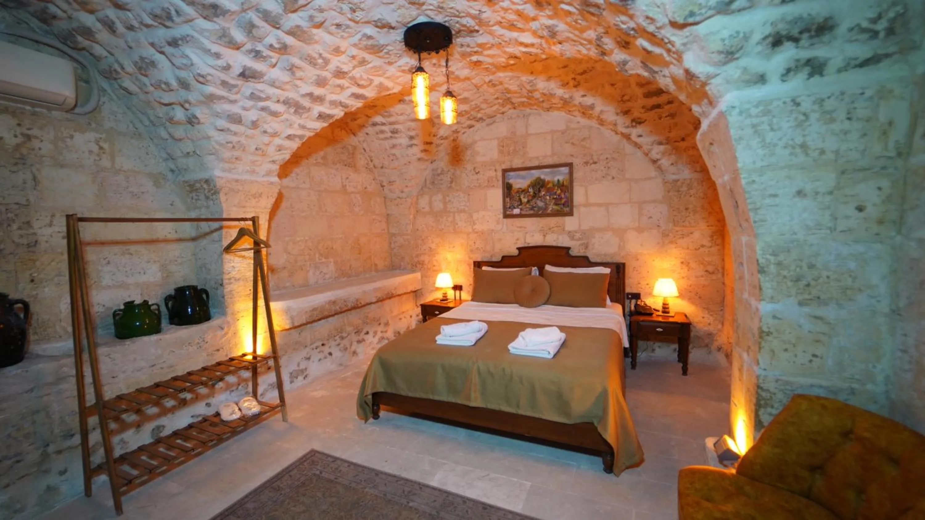 Bed in Reji Boutique Hotel