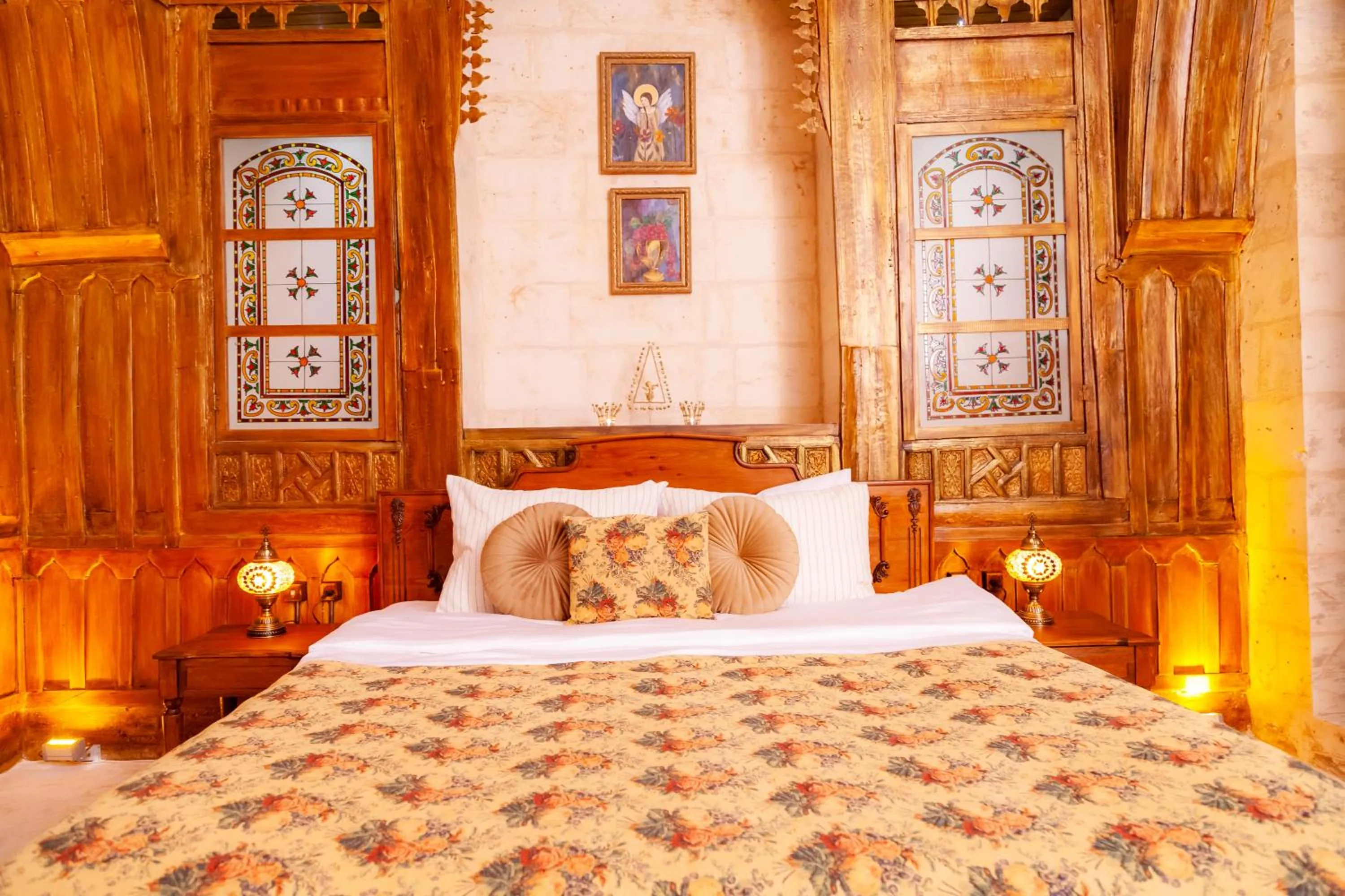 Bed in Reji Boutique Hotel