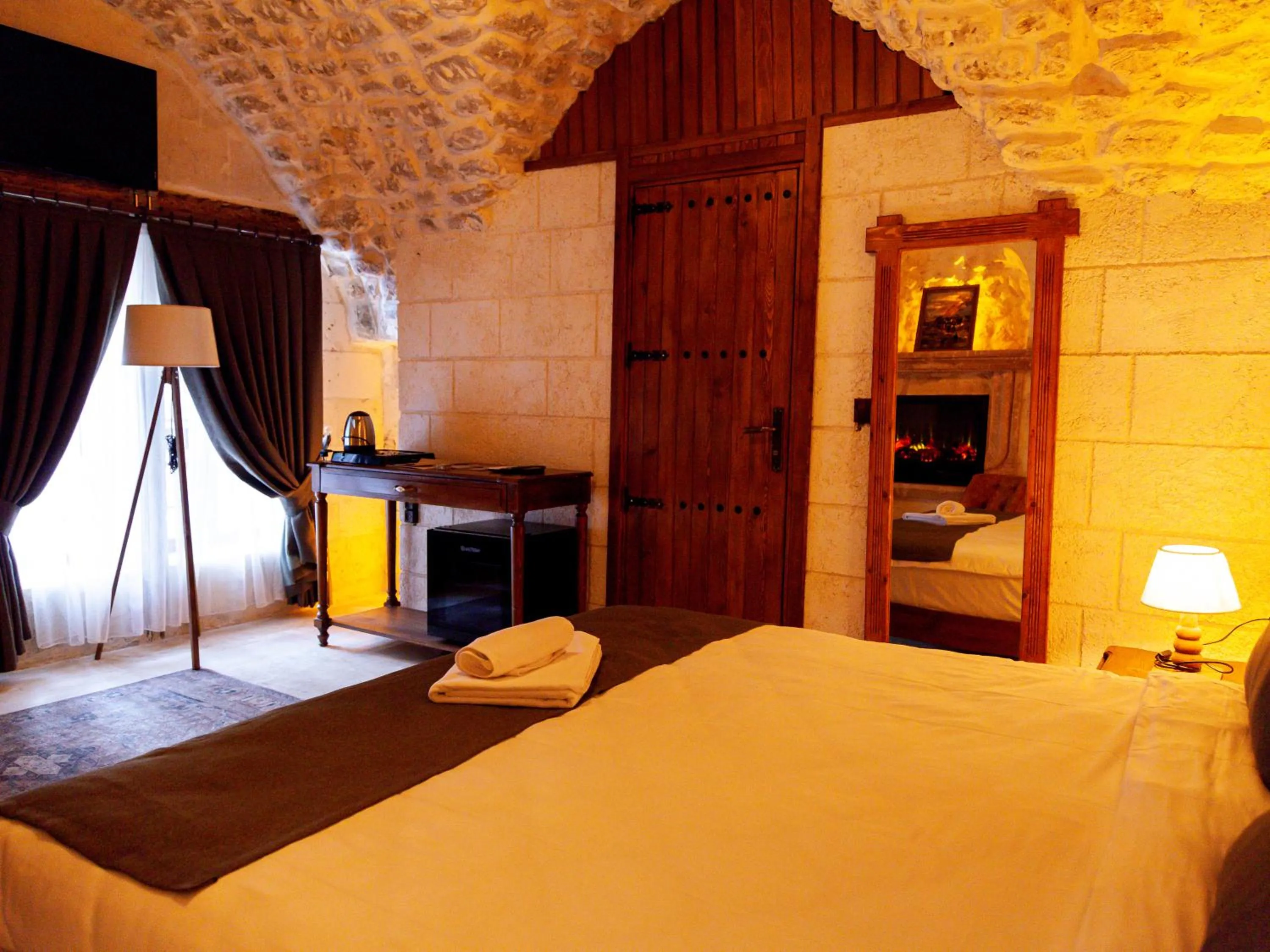 Photo of the whole room, Bed in Reji Boutique Hotel