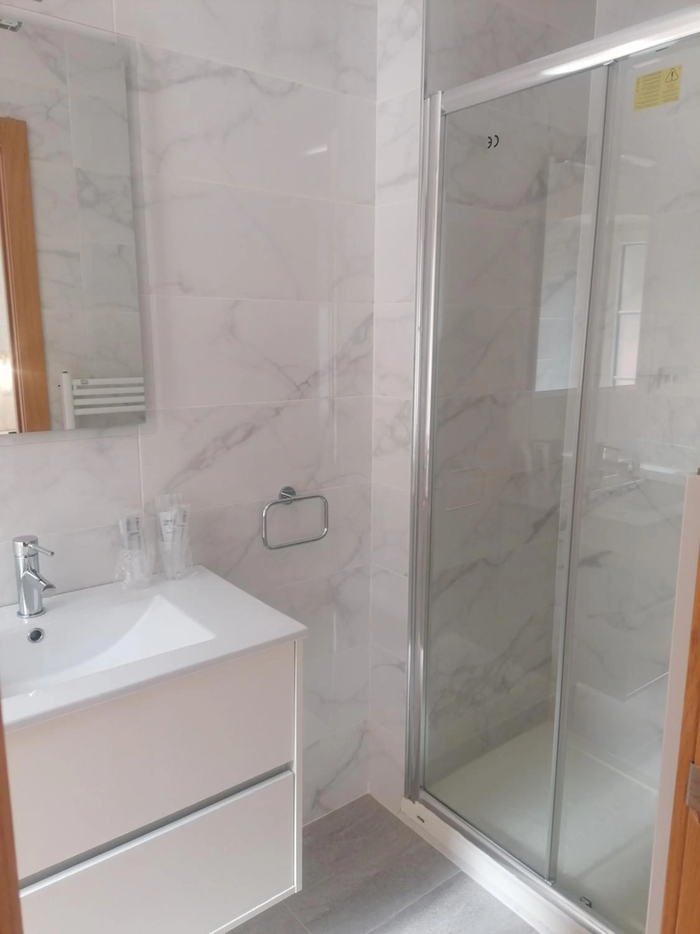 Shower in Alojamiento rural El Refugio