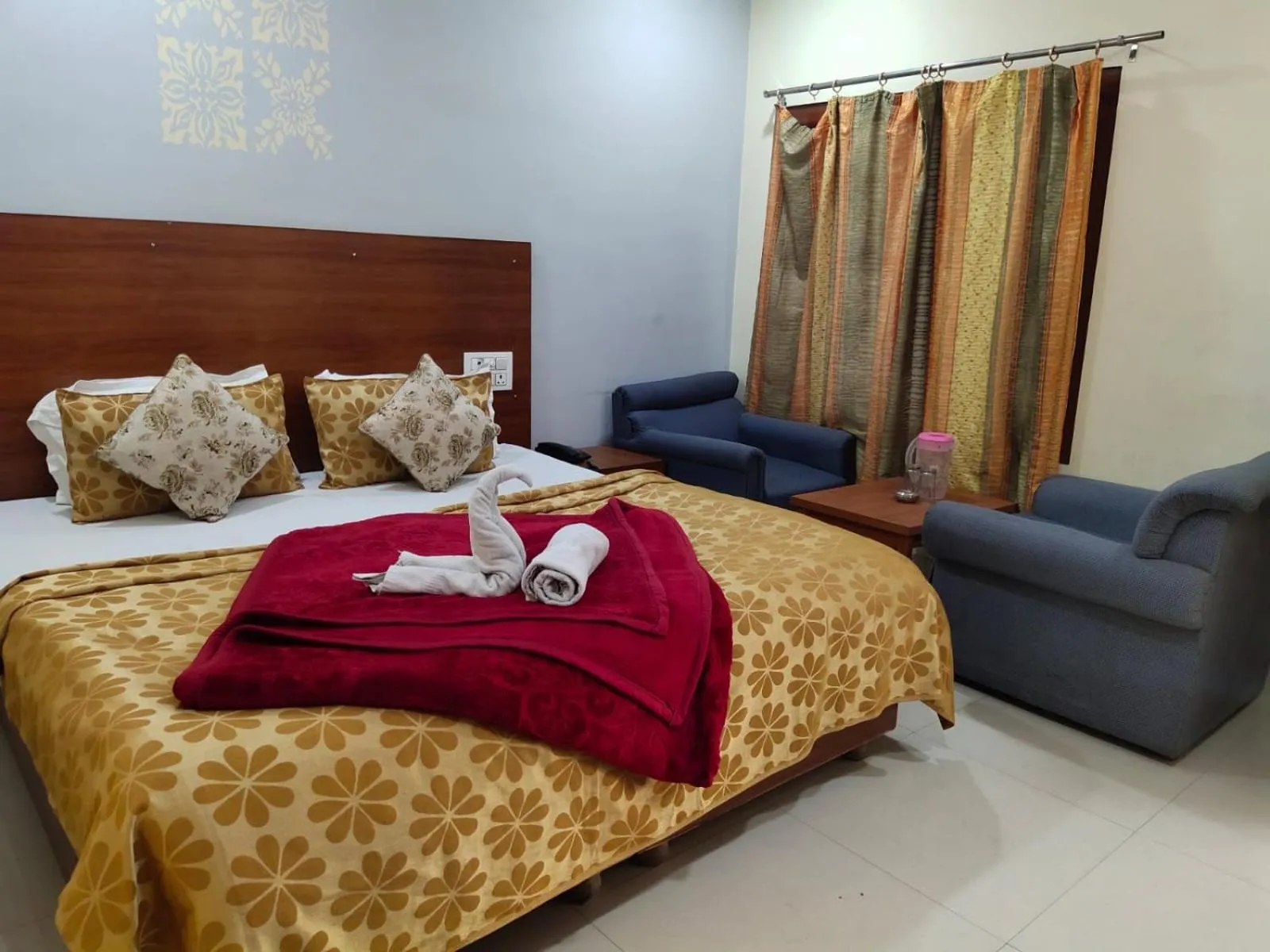 Bedroom, Bed in Hotel Ganga Azure@ Har Ki Pauri Road