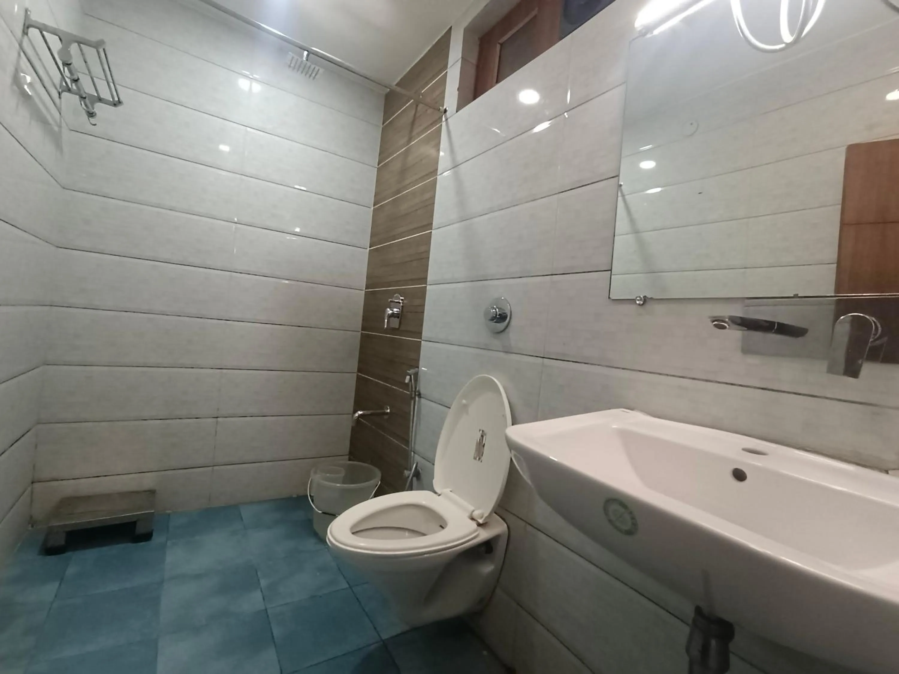 Toilet in Hotel Ganga Azure@ Har Ki Pauri Road