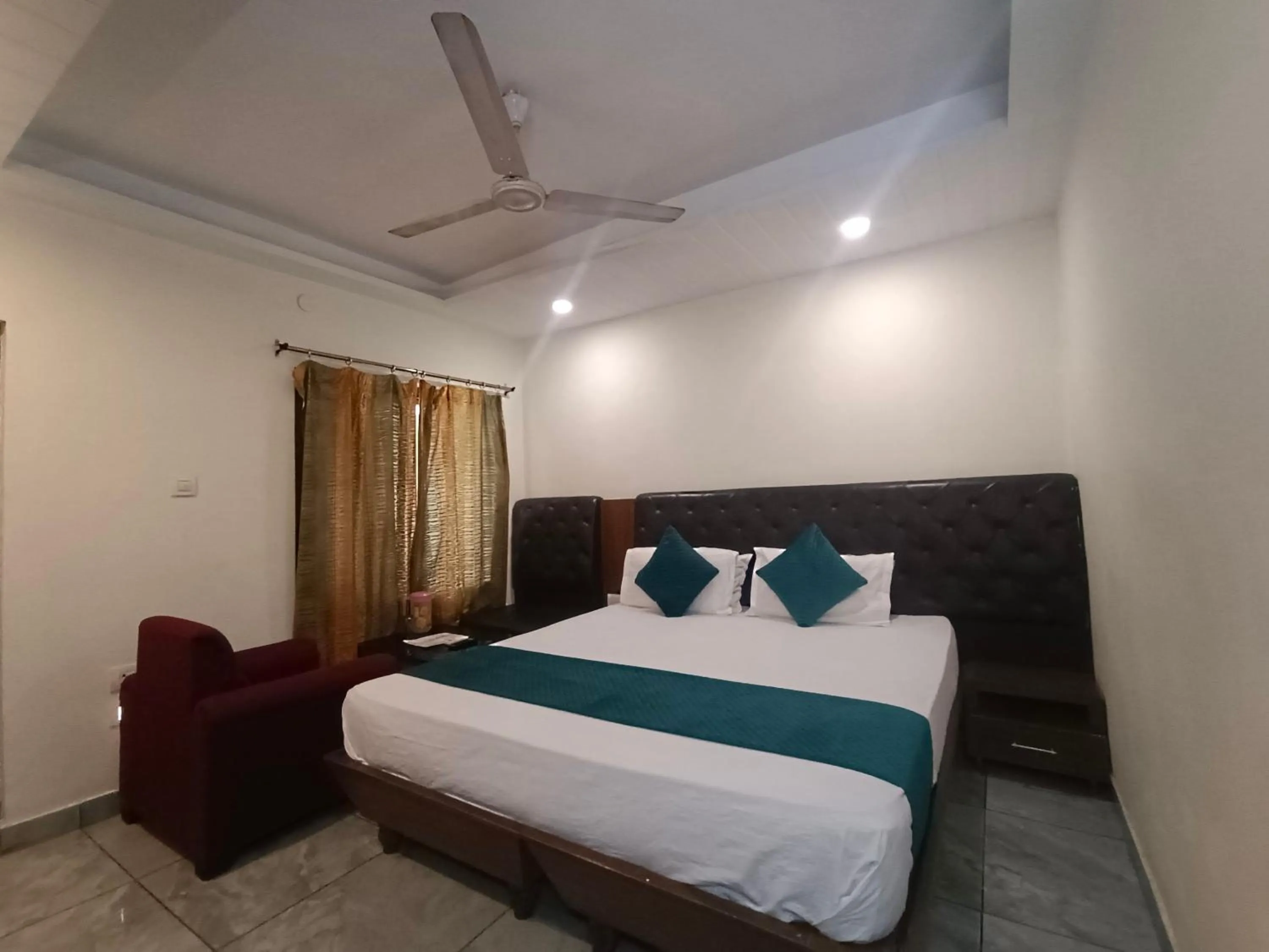 Bed in Hotel Ganga Azure@ Har Ki Pauri Road