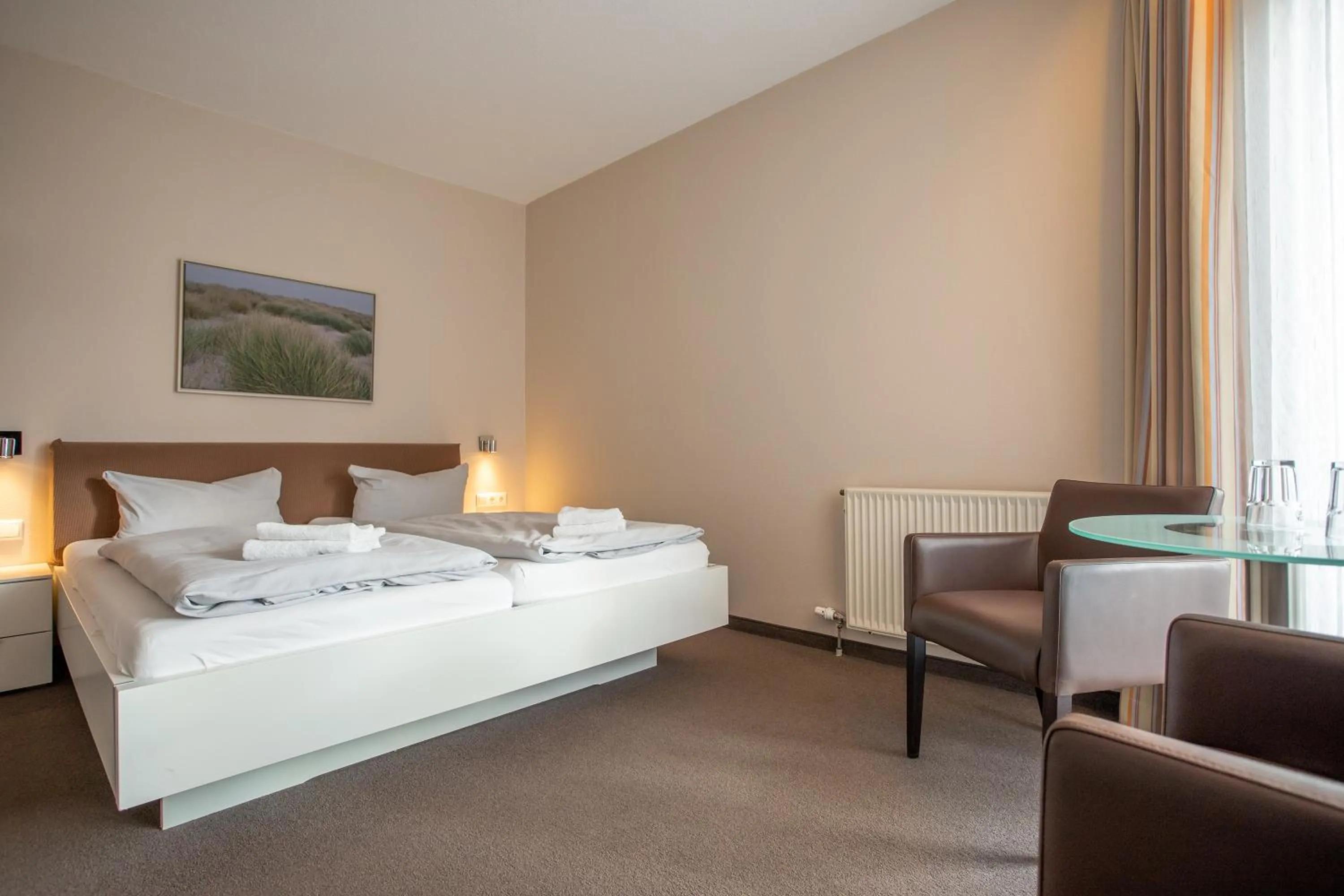 Photo of the whole room, Bed in Lieblingsplatz Hotel Seedeich