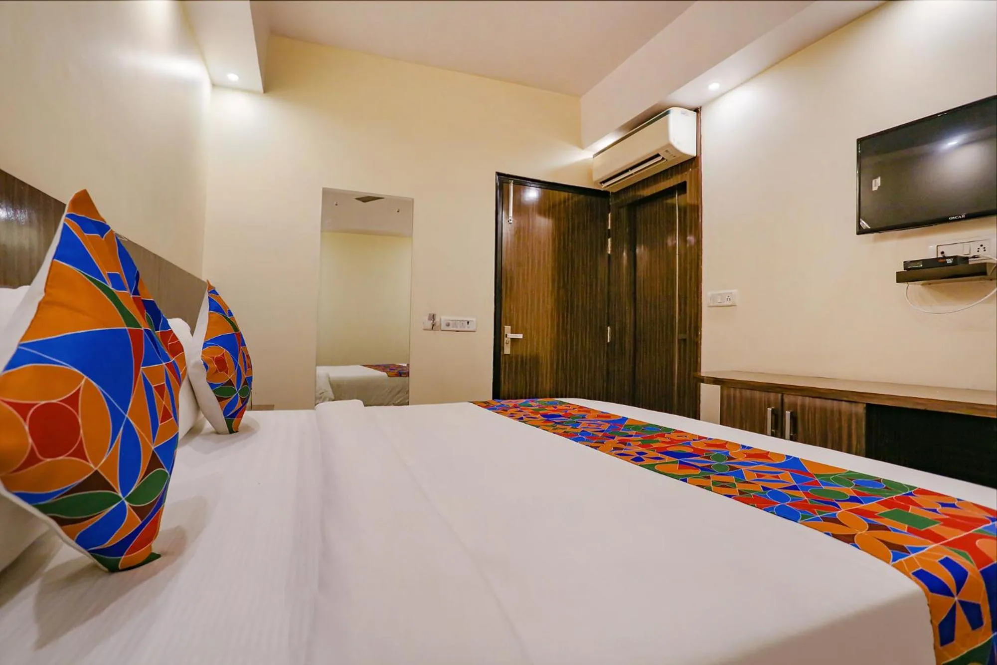 Bed in Via Kapashera Residency