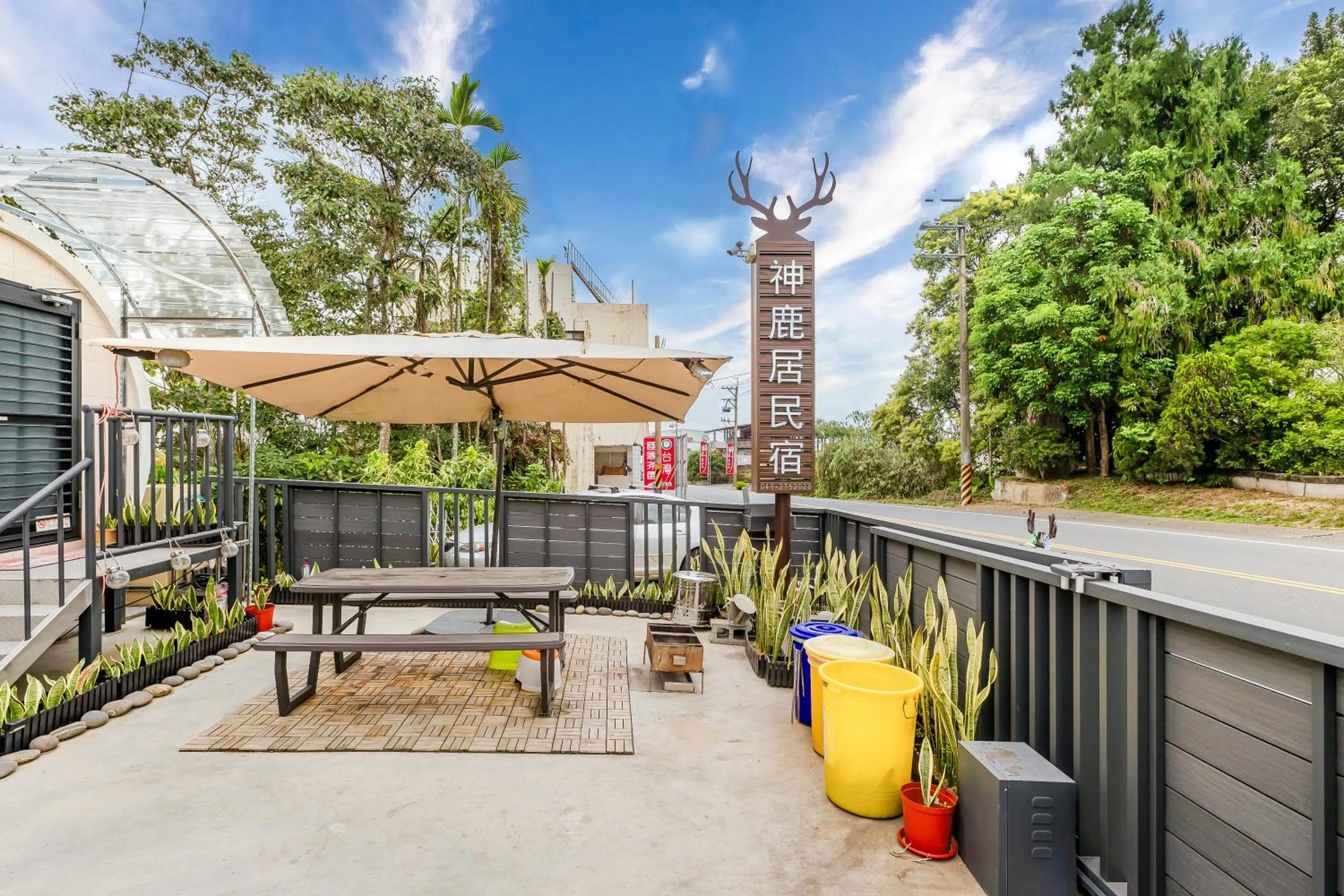 Property building in Shen-Lu-Ju B&B