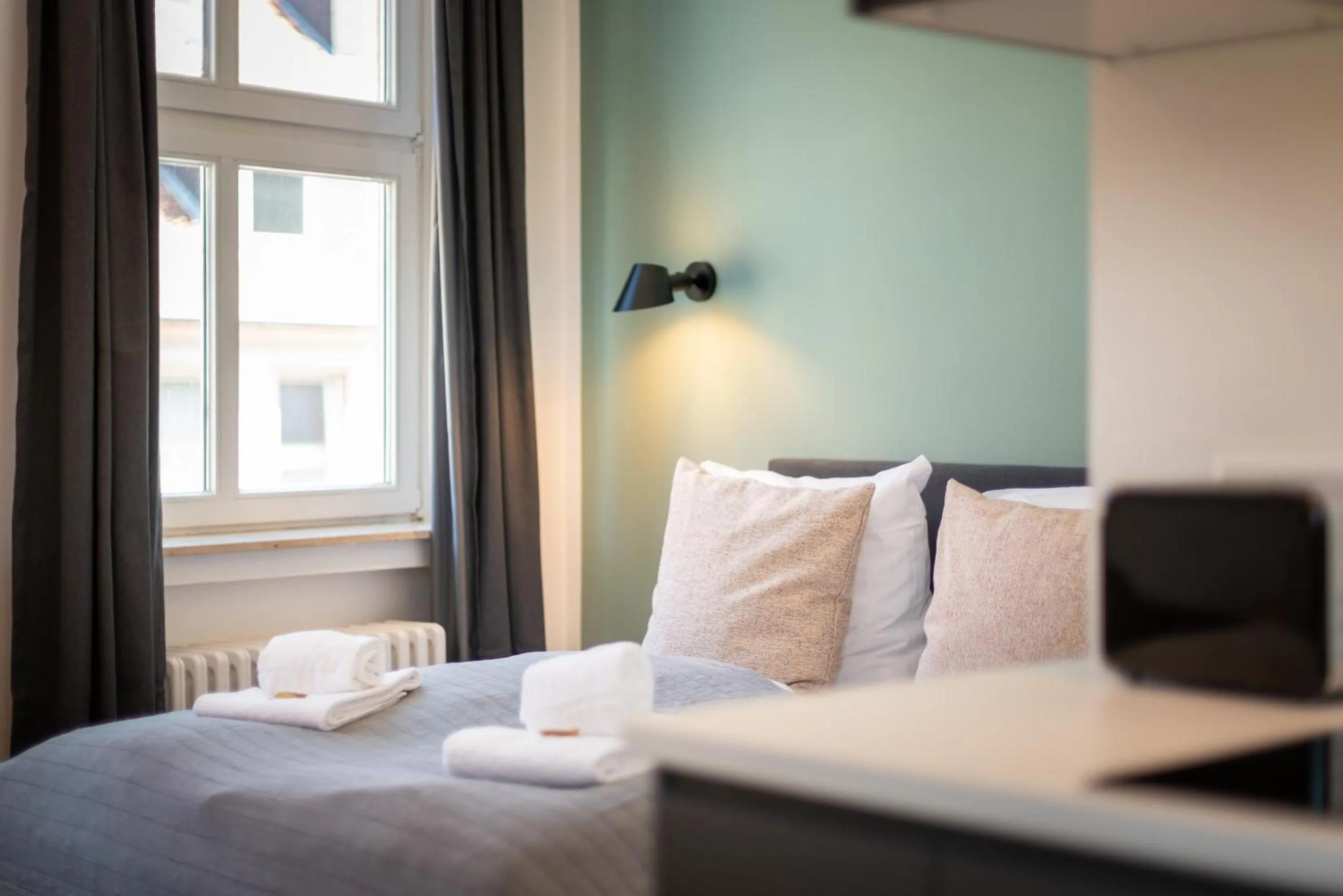 Photo of the whole room, Bed in BRIGHT Hildesheim Angoulemeplatz