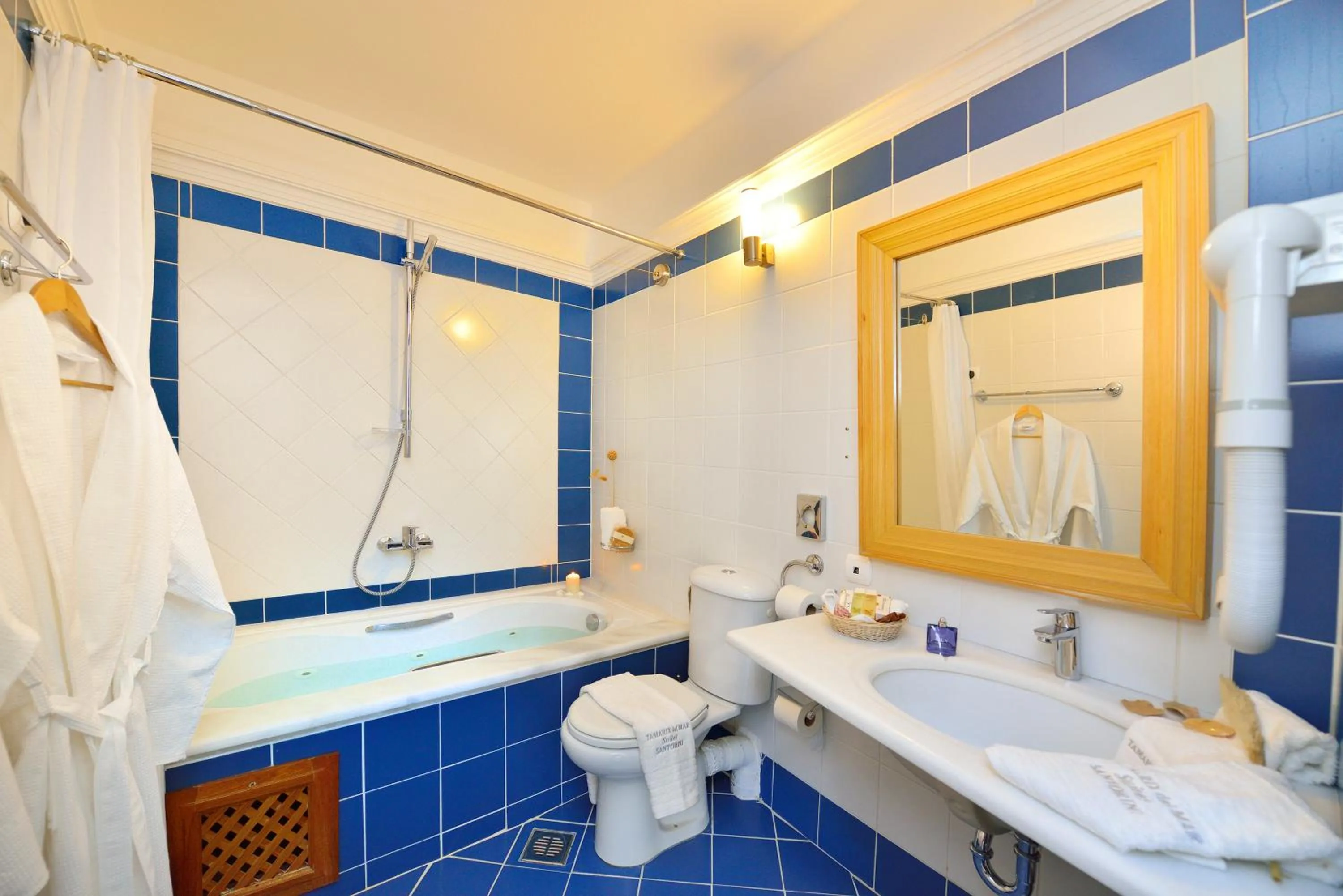 Bathroom in Tamarix Del Mar Suites