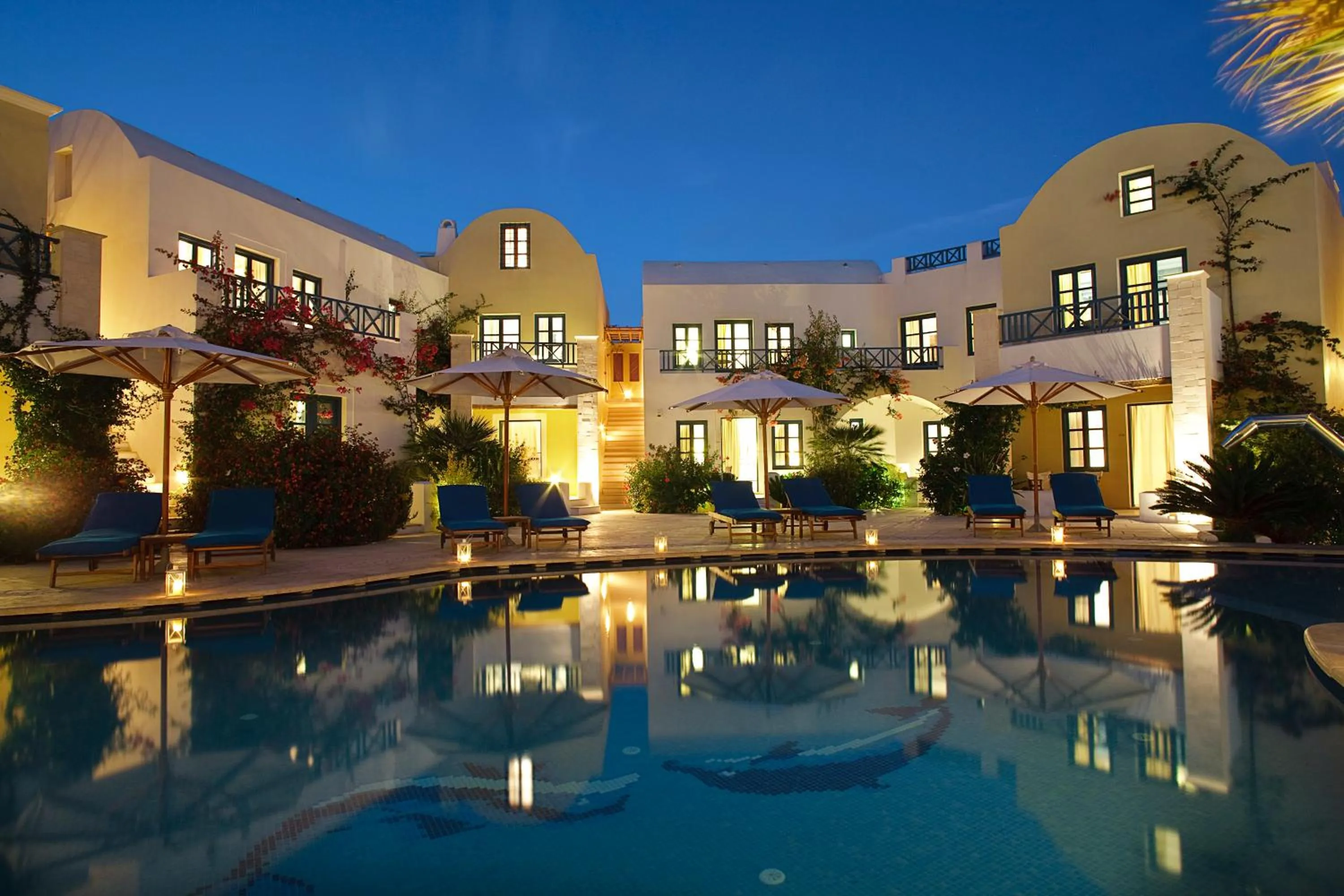 Swimming pool in Tamarix Del Mar Suites