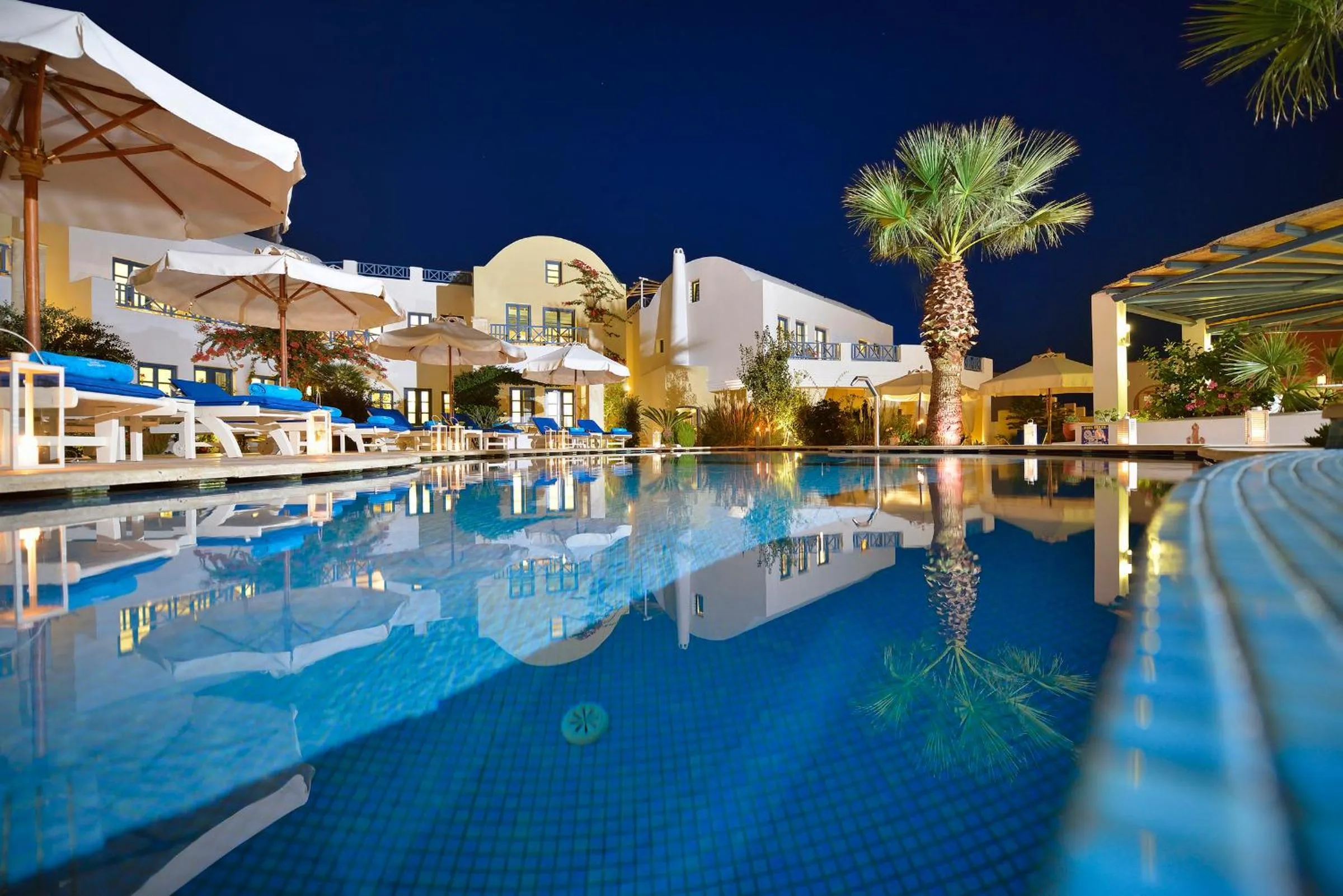 Swimming pool in Tamarix Del Mar Suites