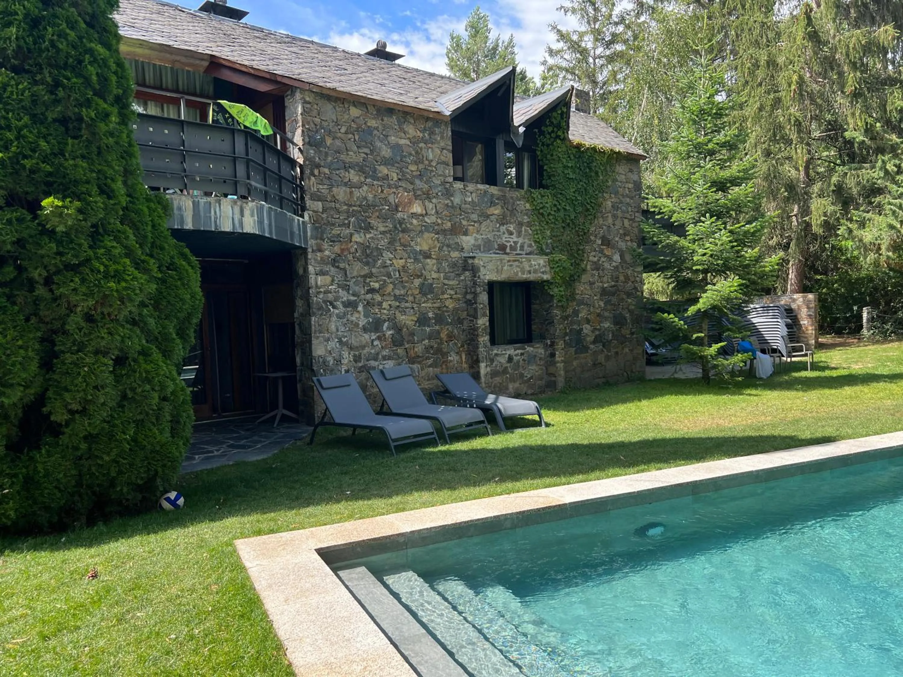 Property building in Hotel Xalet del Golf