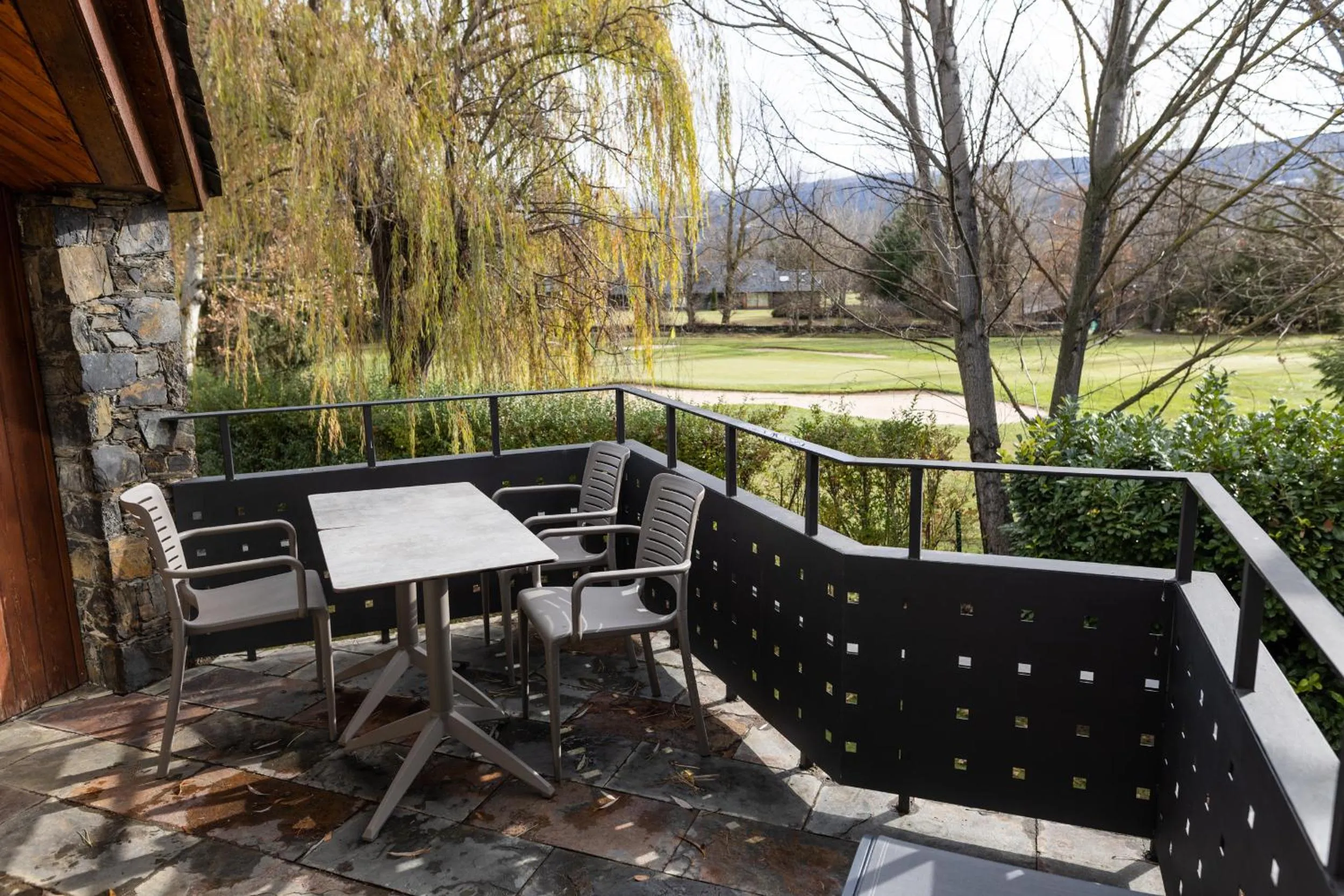 Patio in Hotel Xalet del Golf