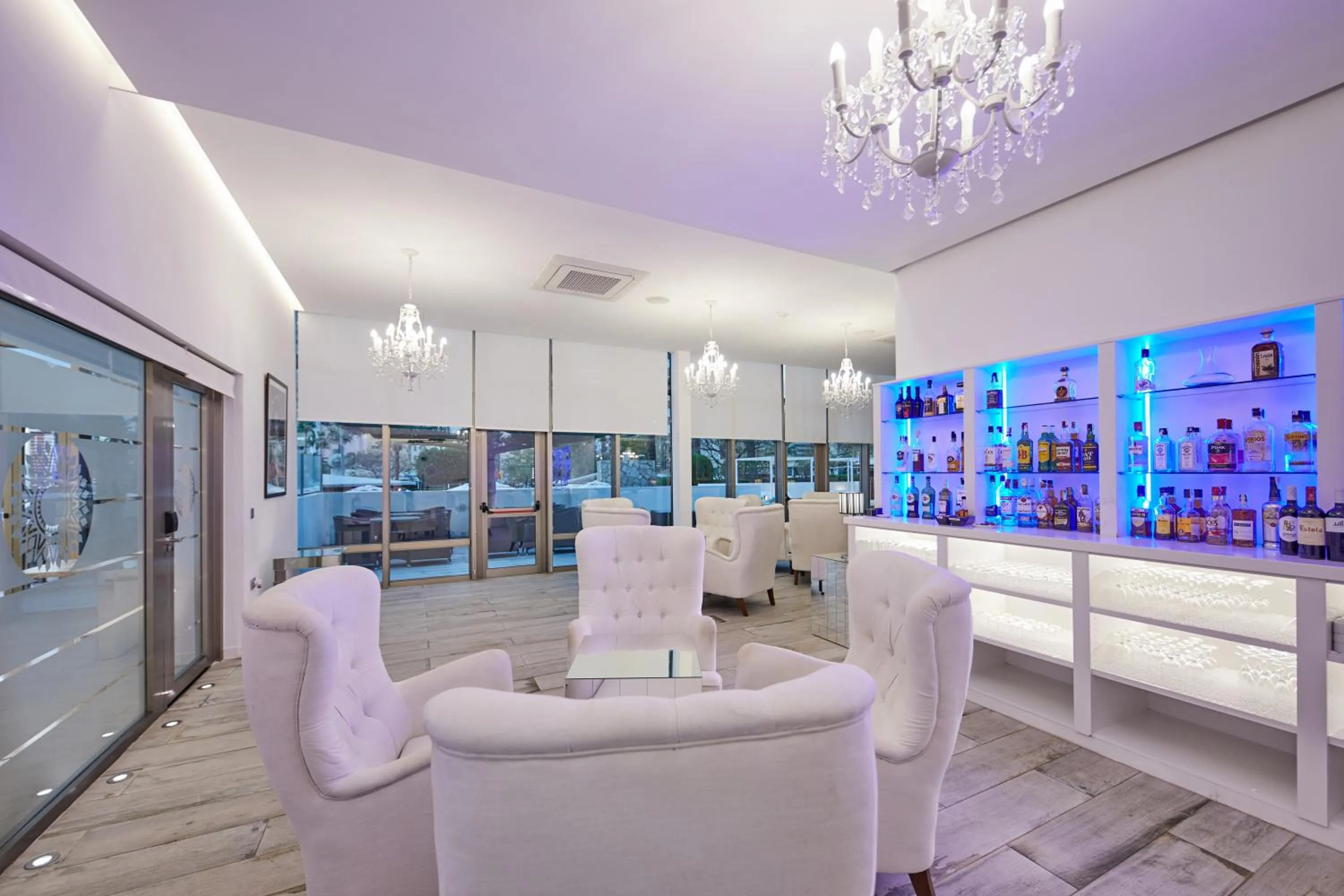Lounge or bar in Sandos Benidorm Suites