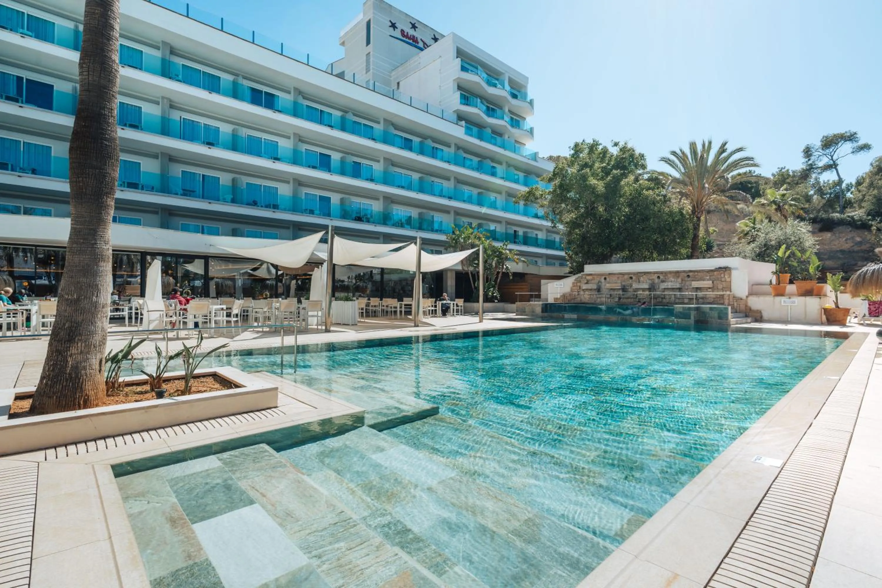 Swimming pool in Hotel Bahia del Sol