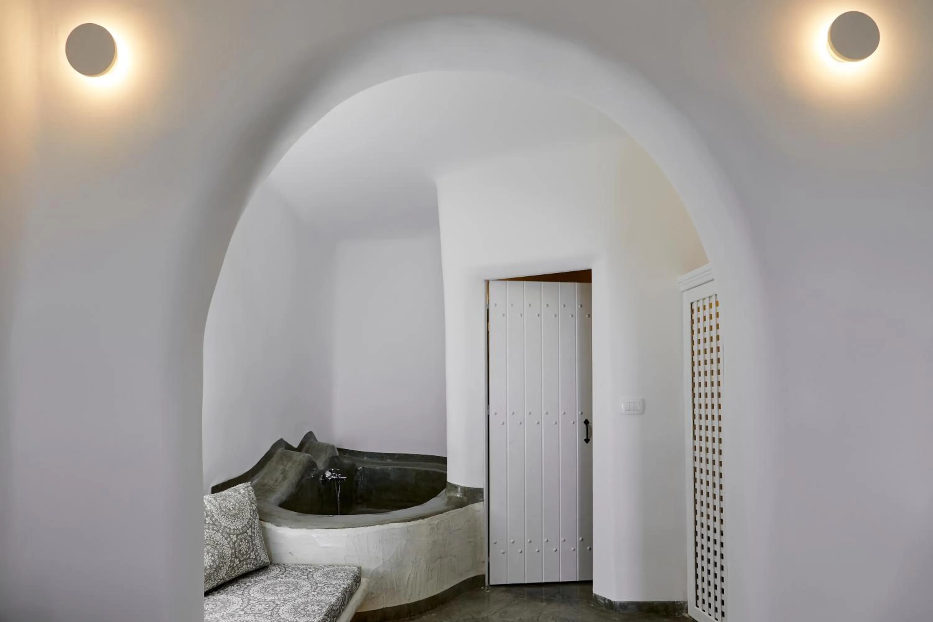 Bathroom in Suites of the Gods Cave Spa Hotel