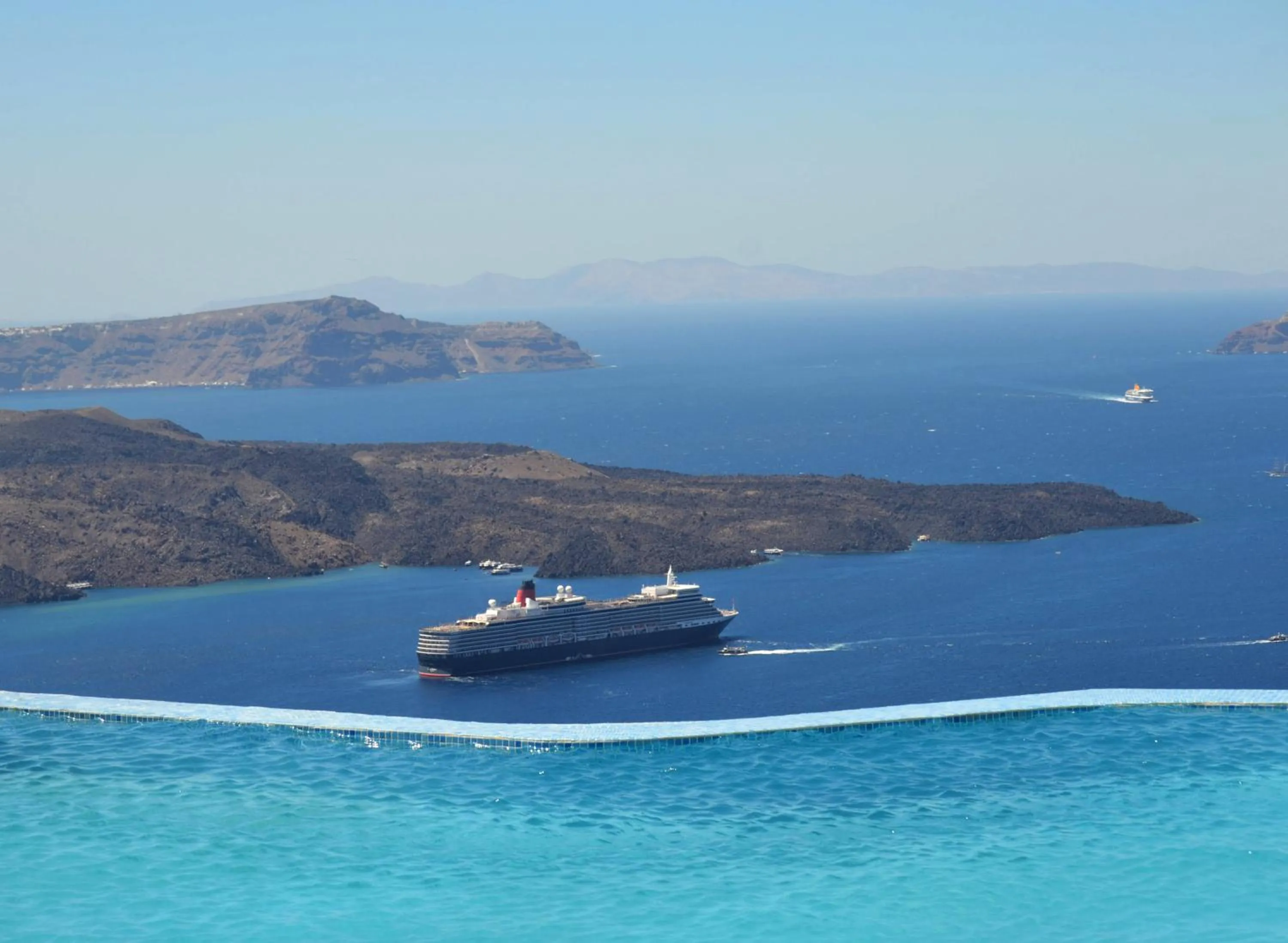 Summer in Suites of the Gods Cave Spa Hotel