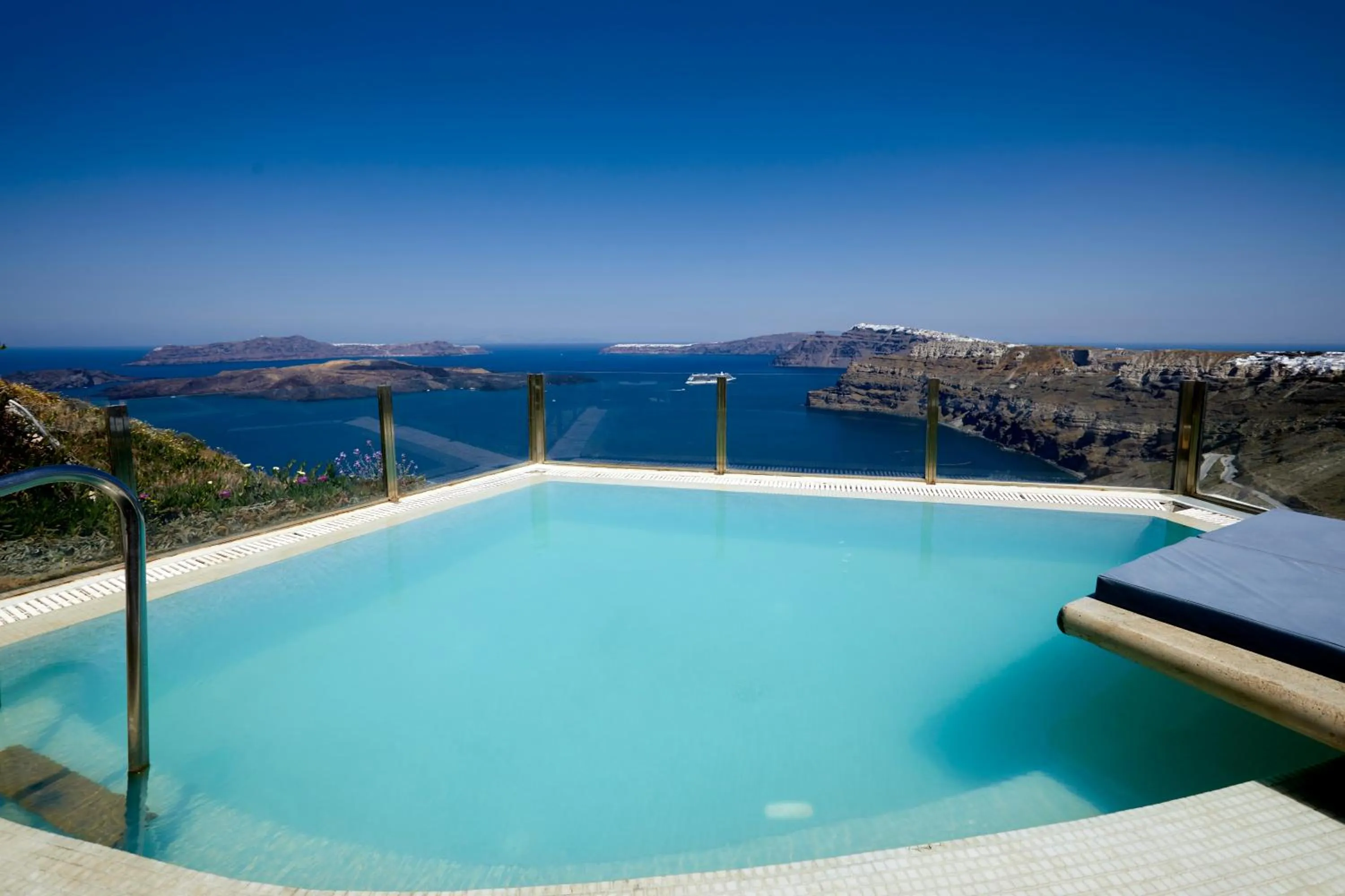 Natural landscape in Suites of the Gods Cave Spa Hotel