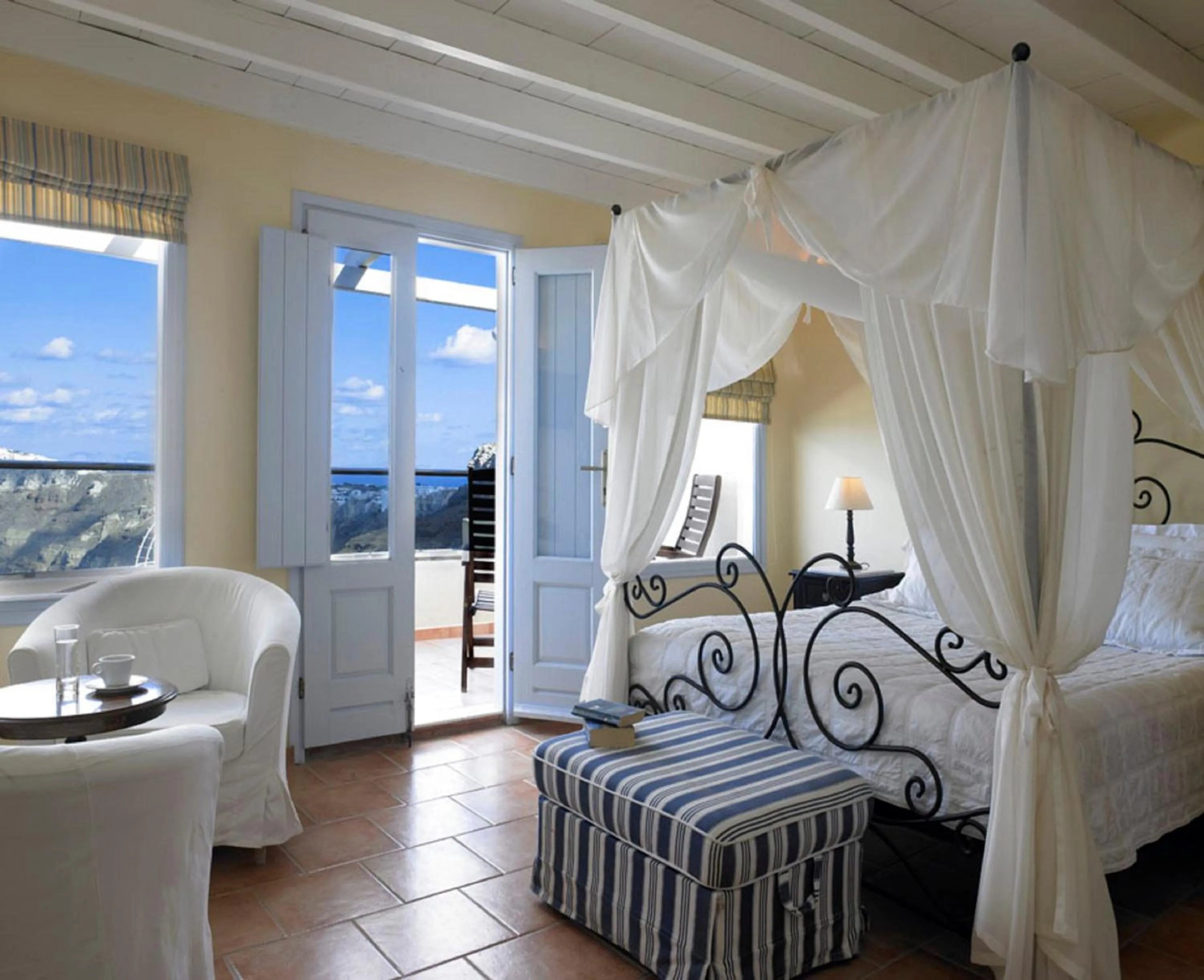 Bedroom, Bed in Suites of the Gods Cave Spa Hotel