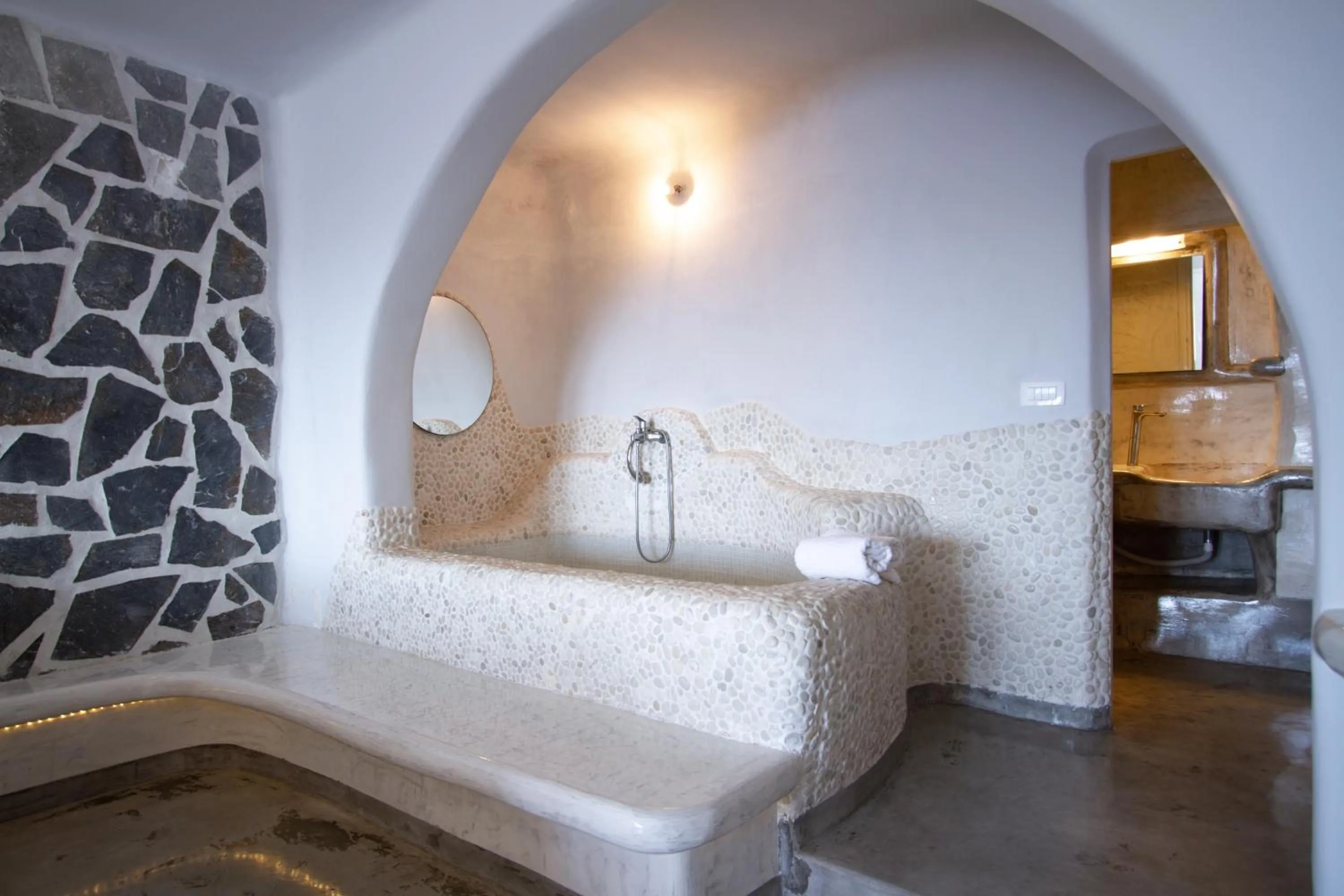 Bathroom, Bed in Suites of the Gods Cave Spa Hotel