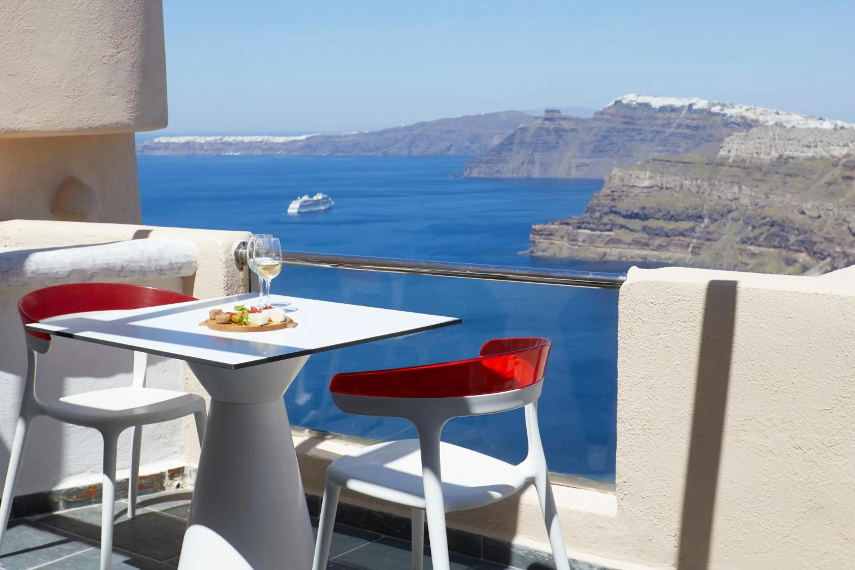 Natural landscape in Suites of the Gods Cave Spa Hotel